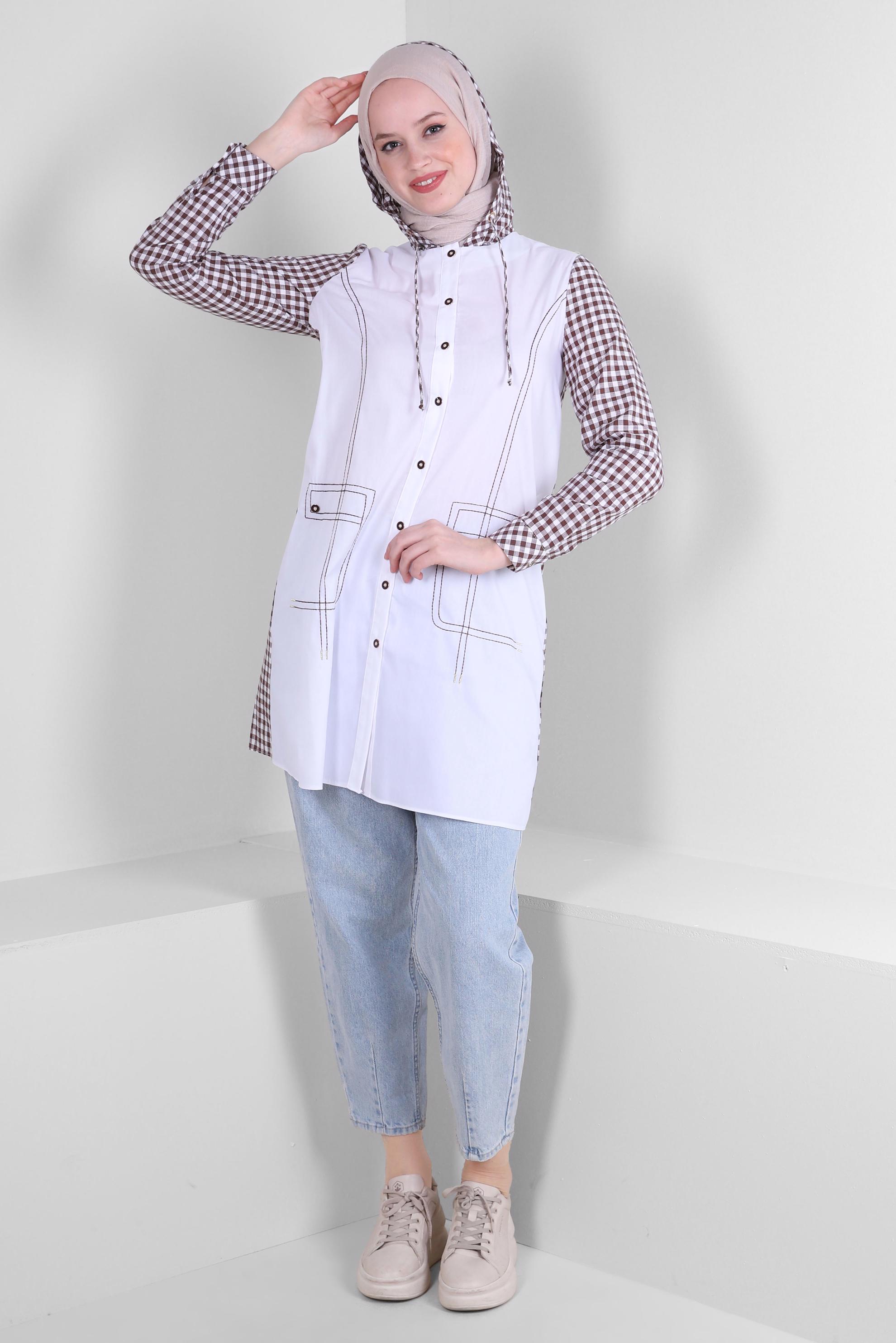 Tesettür giyim KAHVE PÖTİKARE DESENLİ KAPÜŞONLU DÜĞMELİ TUNİK 43678