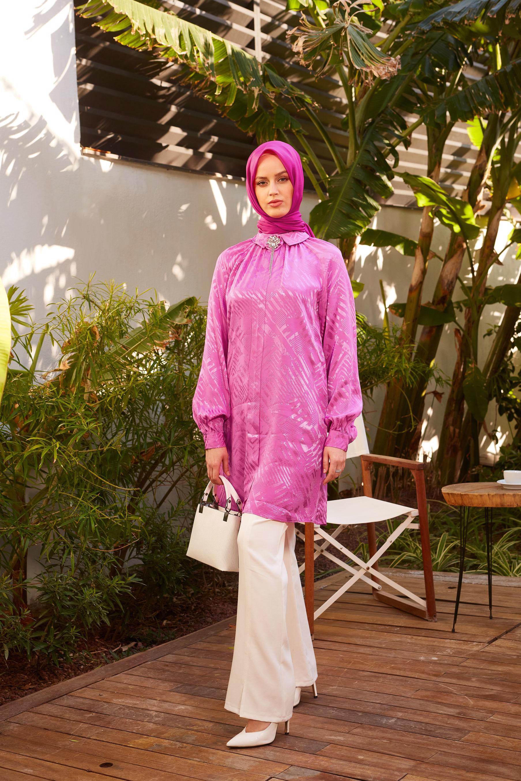 Hijab clothing FUCHSIA PATTERNED SATIN TUNIC WITH ACCESSORY DETAIL 43683