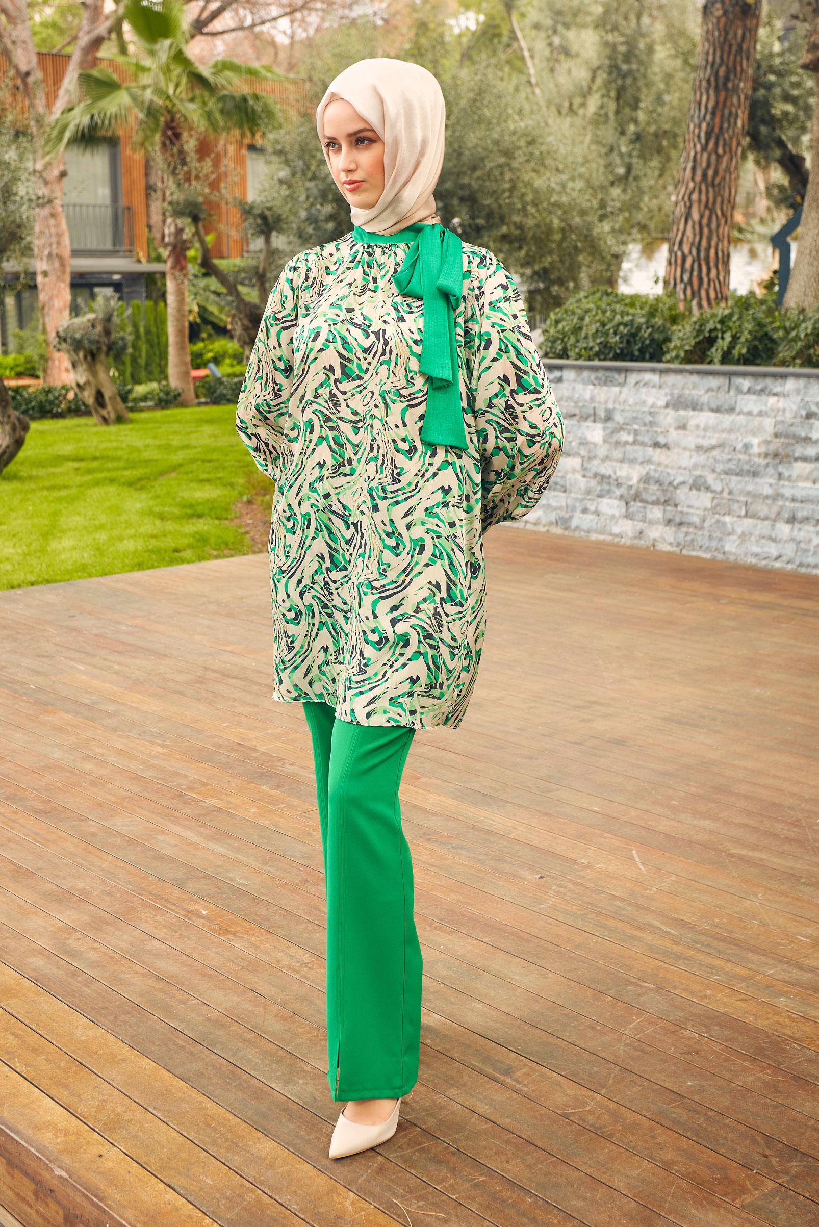 Tesettür giyim YEŞİL DESENLİ BAĞLAMA DETAYLI TUNİK 43710