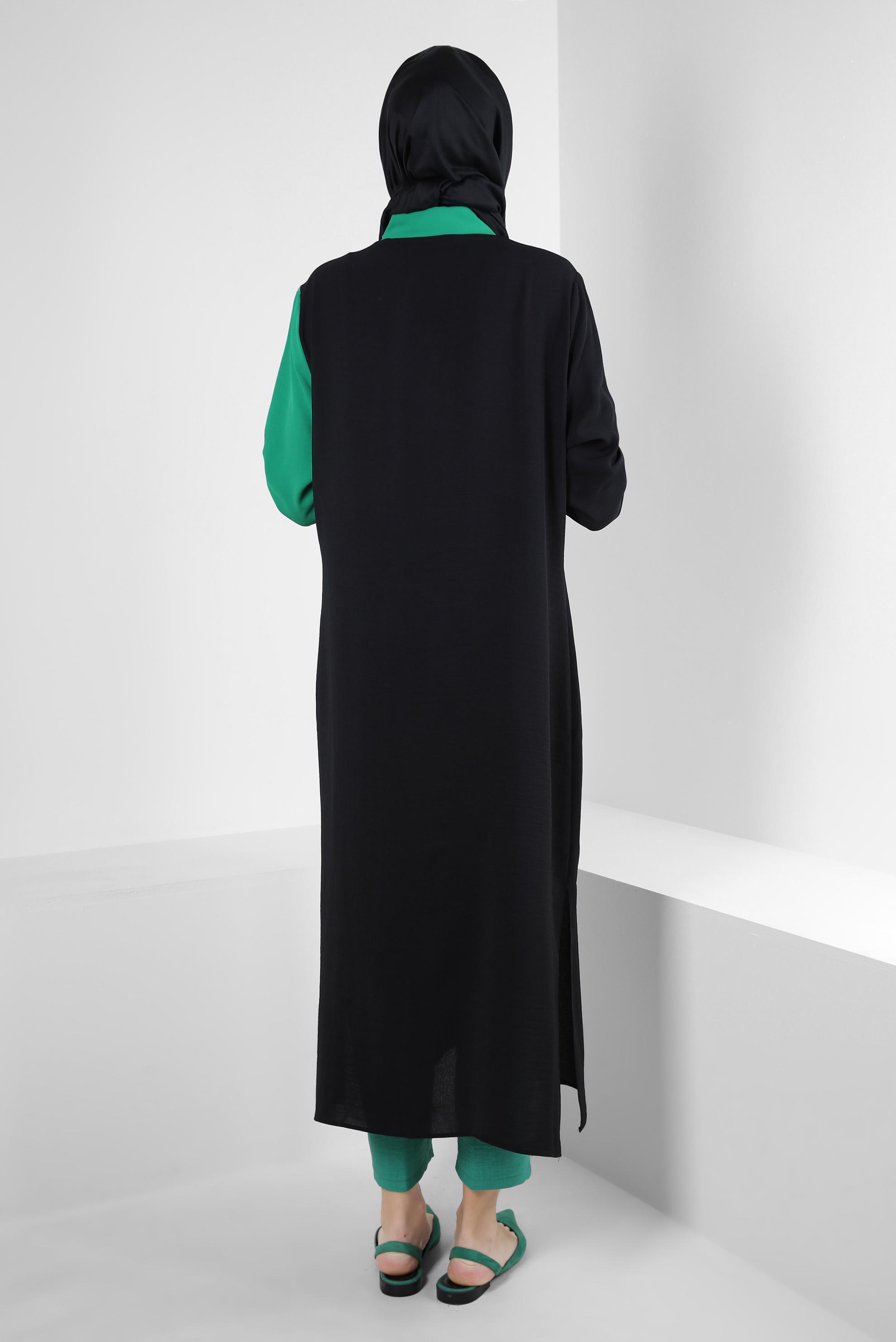 Tesettür giyim SİYAH YANI YIRTMAÇLI İKİ RENKLİ DÜĞMELİ TUNİK 43730