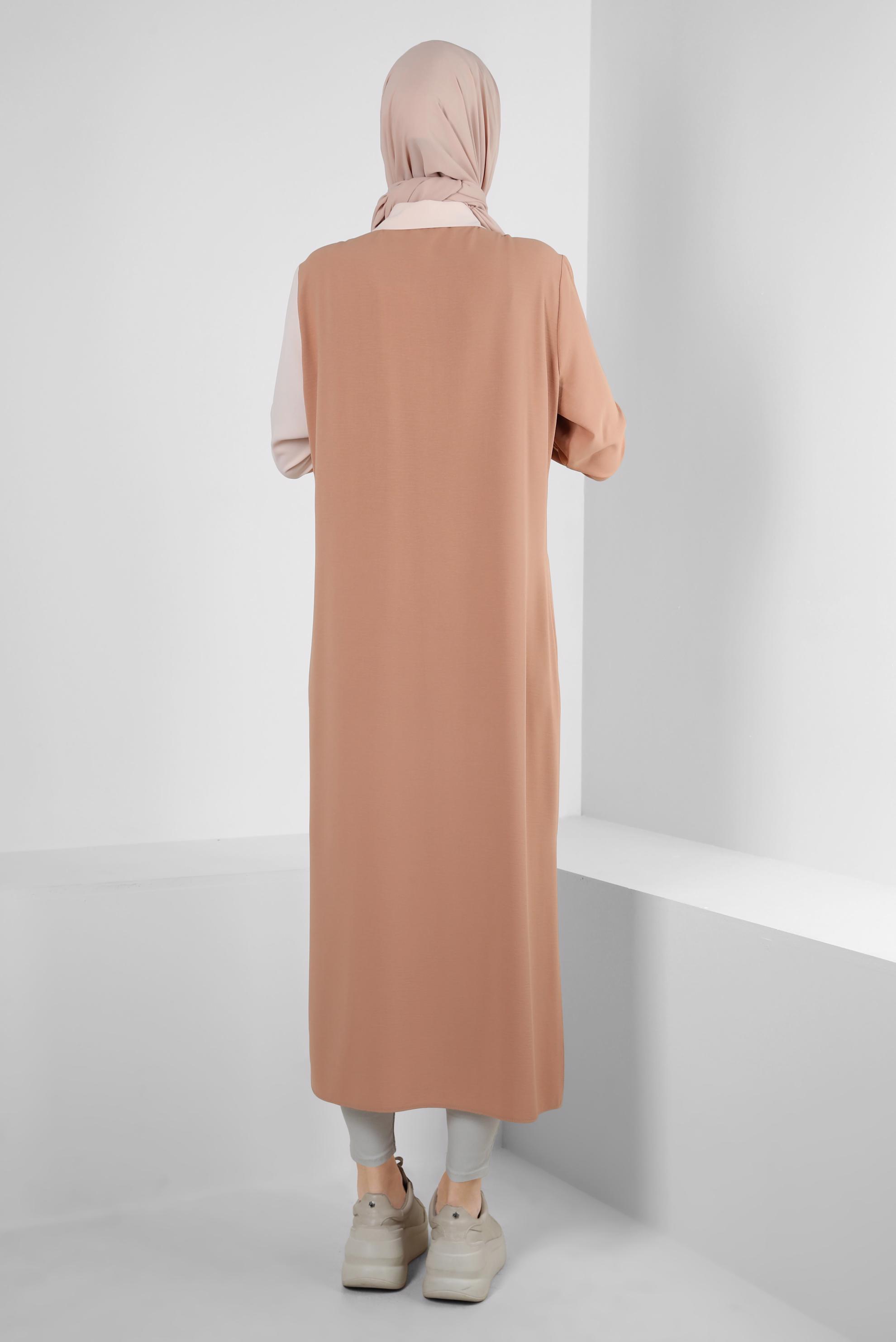 Tesettür giyim PUDRA YANI YIRTMAÇLI İKİ RENKLİ DÜĞMELİ TUNİK 43730