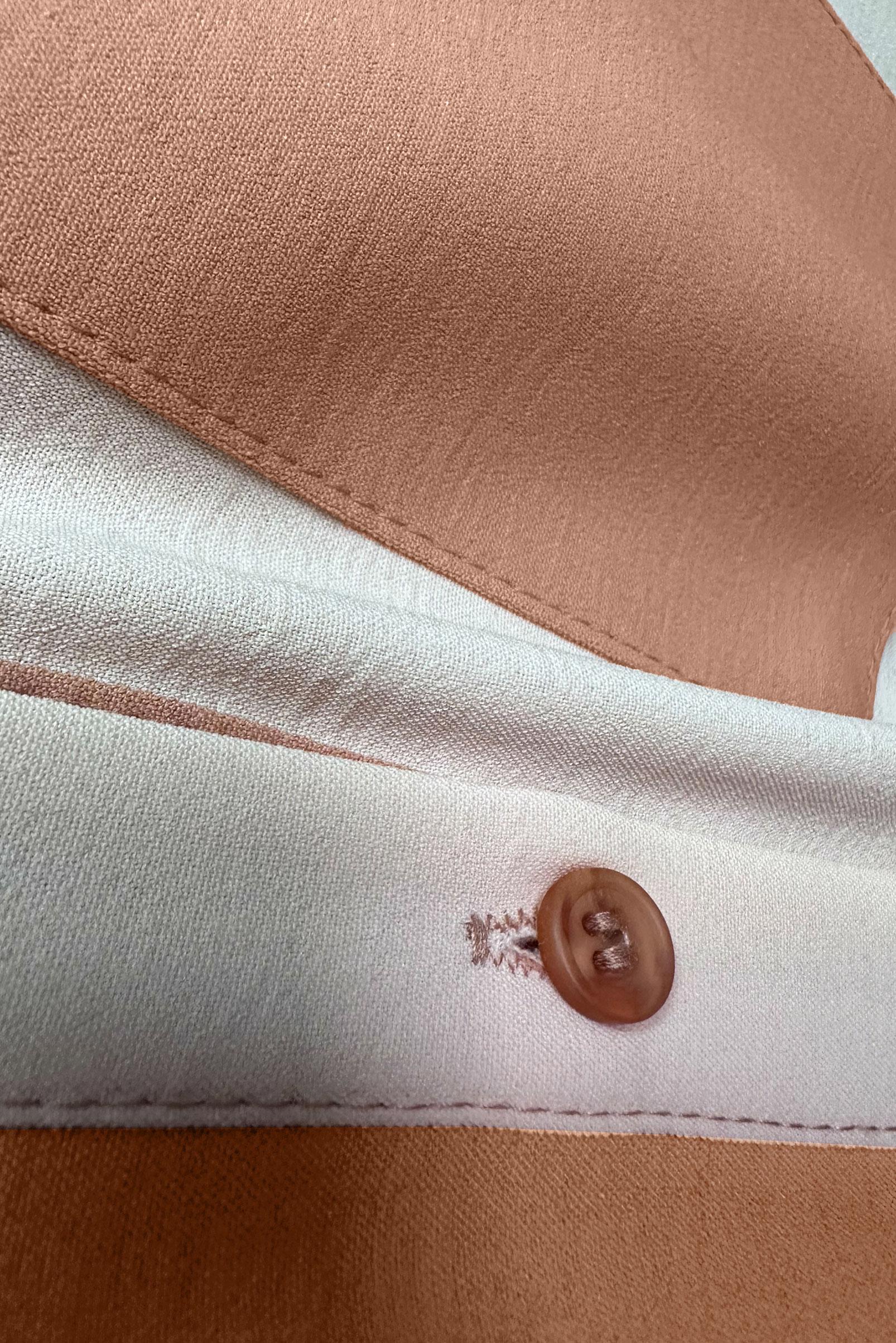 Tesettür giyim PUDRA YANI YIRTMAÇLI İKİ RENKLİ DÜĞMELİ TUNİK 43730