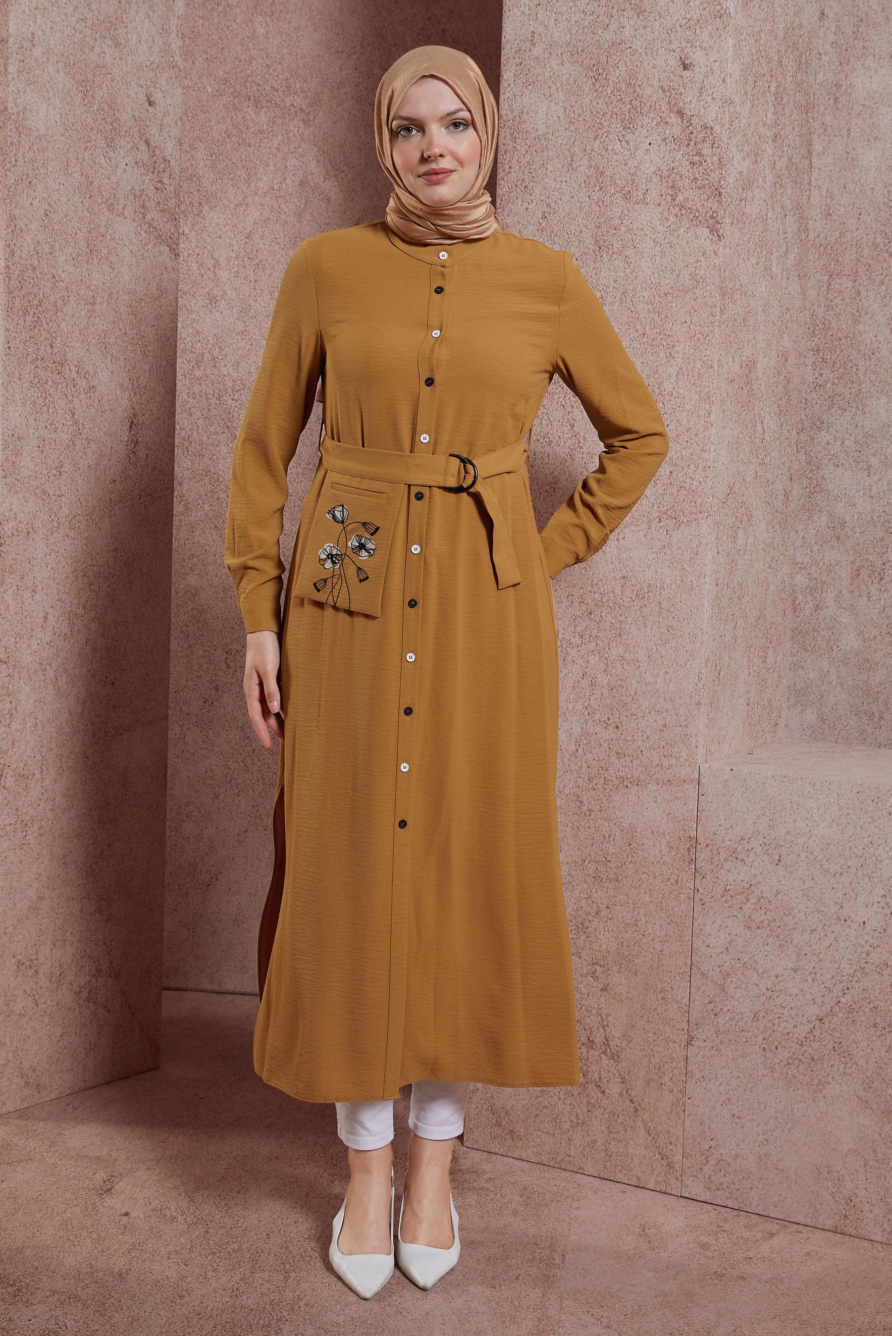 Tesettür giyim SARI ÇİÇEK NAKIŞLI DÜĞMELİ KEMERLİ UZUN TUNİK 43732