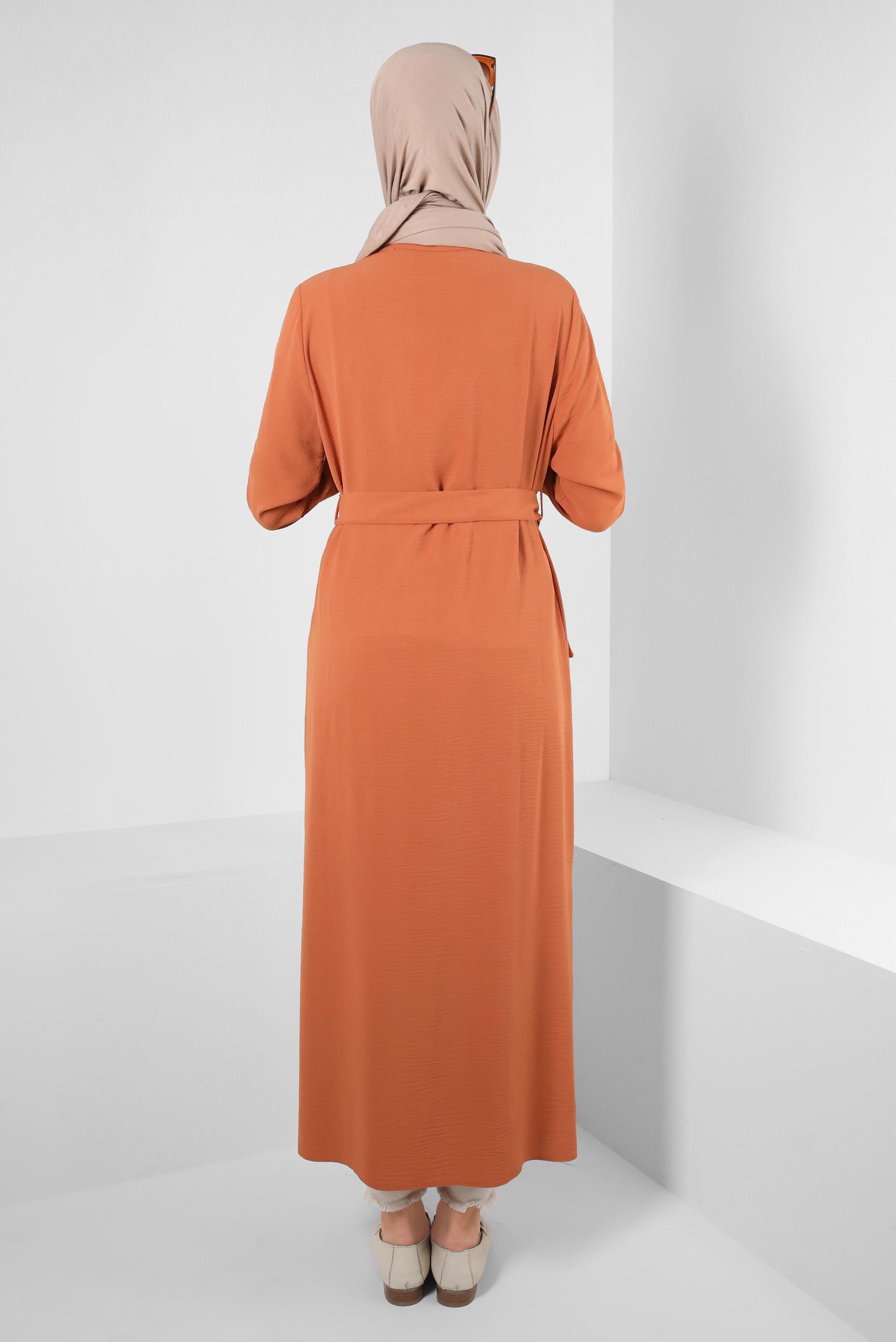 Tesettür giyim KAHVE ÇİÇEK NAKIŞLI DÜĞMELİ KEMERLİ UZUN TUNİK 43732