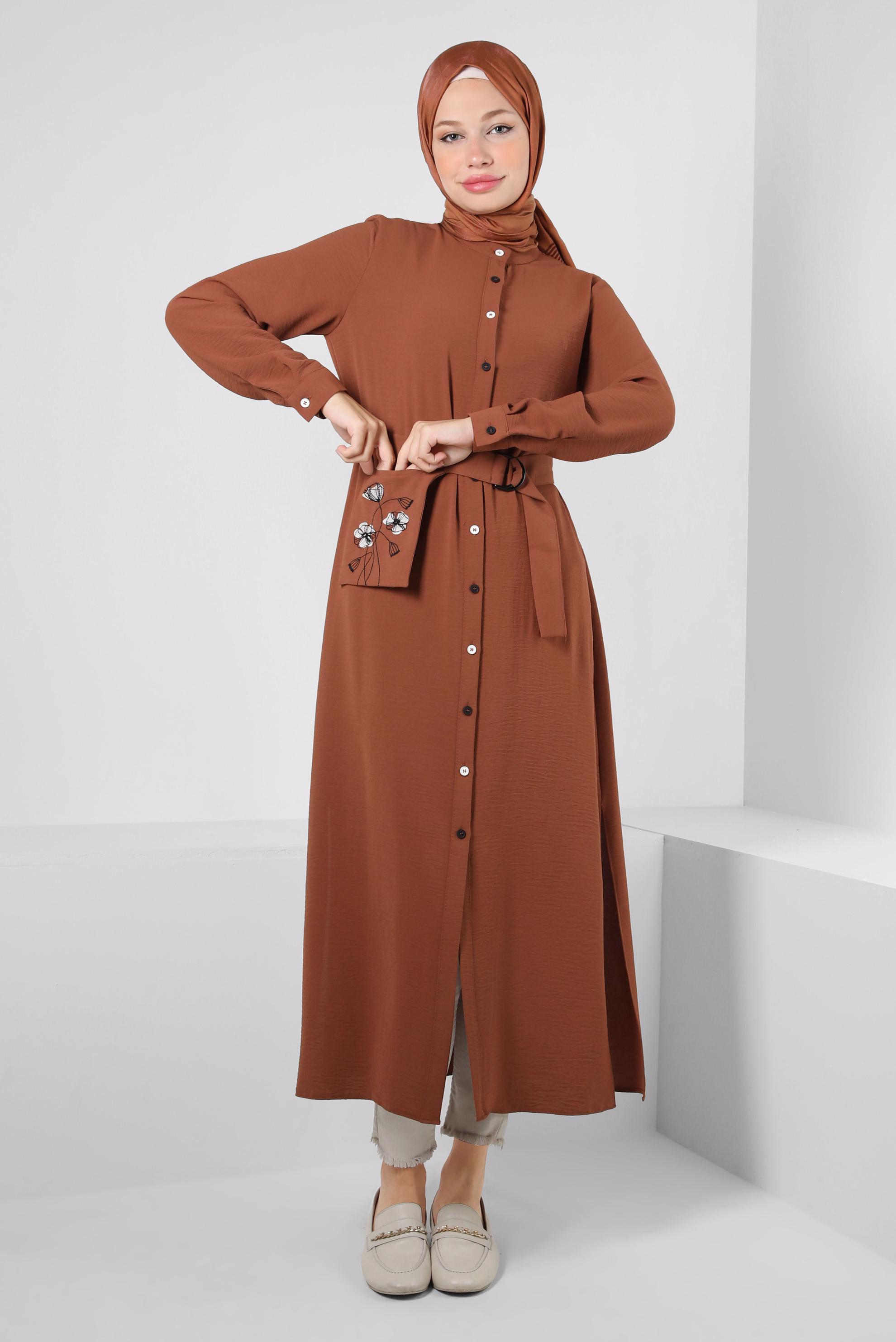 Tesettür giyim TABA ÇİÇEK NAKIŞLI DÜĞMELİ KEMERLİ UZUN TUNİK 43732