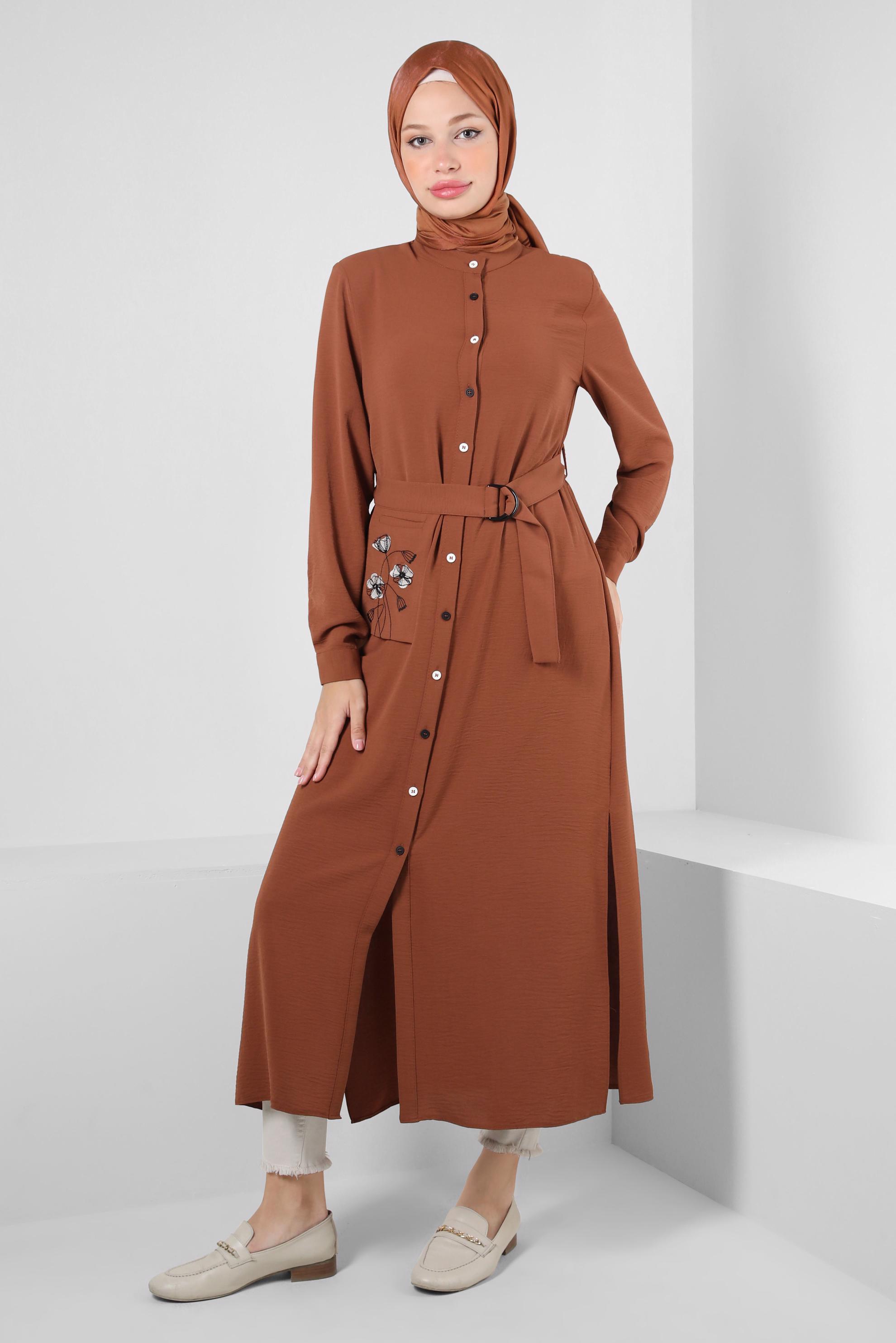 Tesettür giyim TABA ÇİÇEK NAKIŞLI DÜĞMELİ KEMERLİ UZUN TUNİK 43732