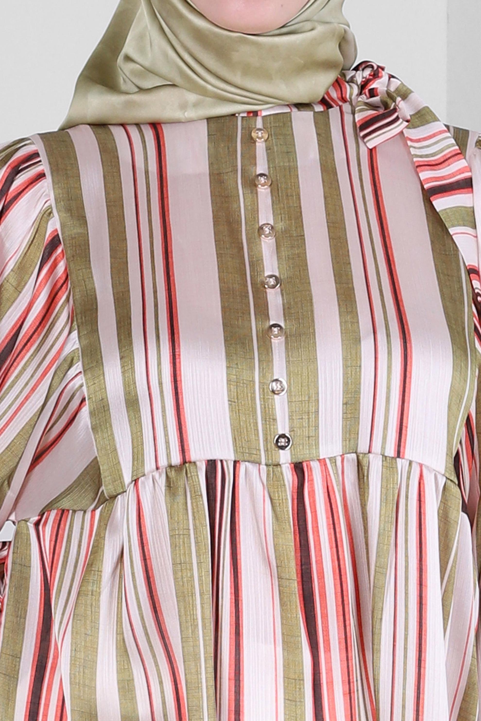 Tesettür giyim YEŞİL ÇİZGİLİ BAĞLAMA DETAYLI GENİŞ KOL TUNİK 43735