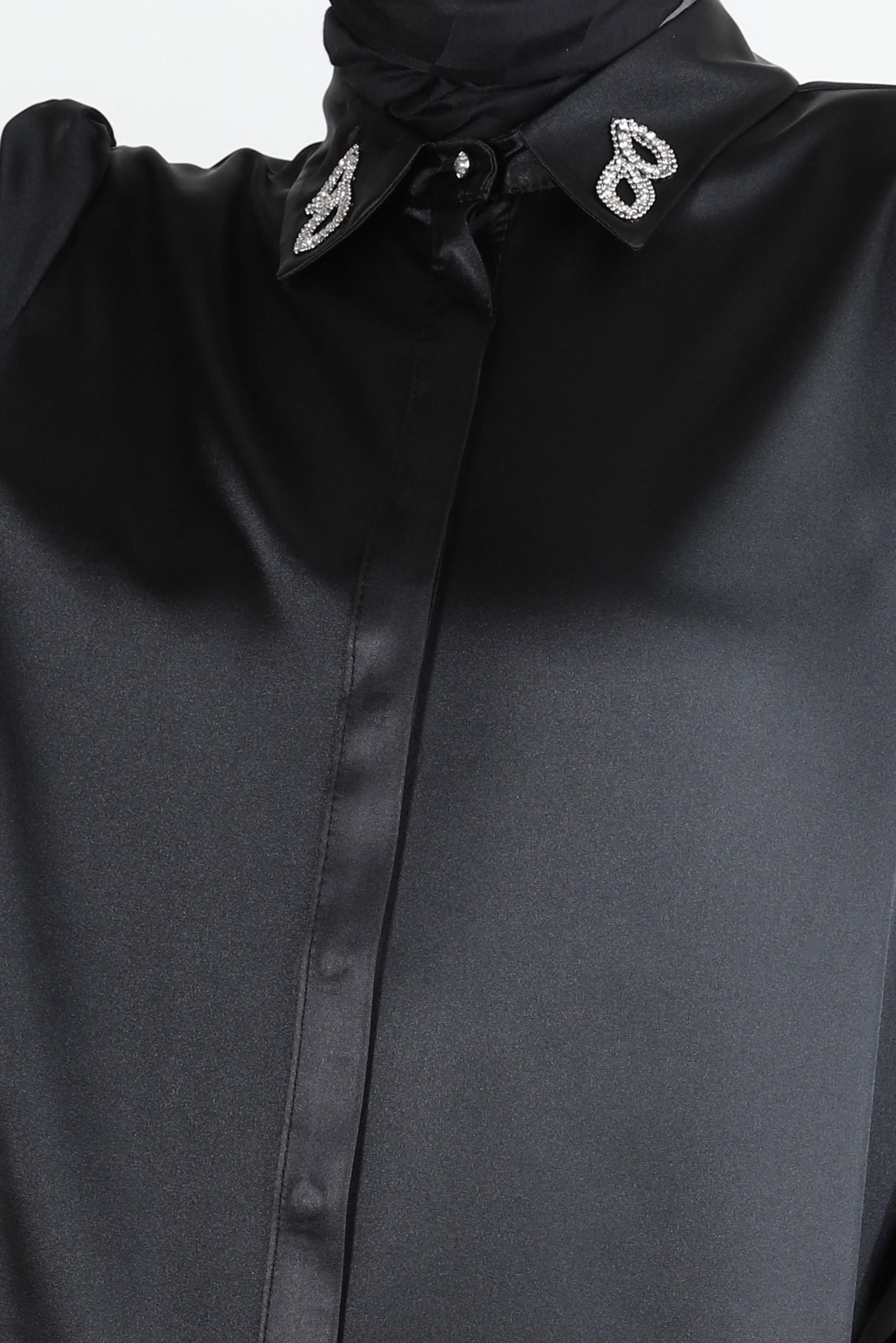 Tesettür giyim SİYAH YAKASI TAŞ DETAYLI SATEN TUNİK 43739