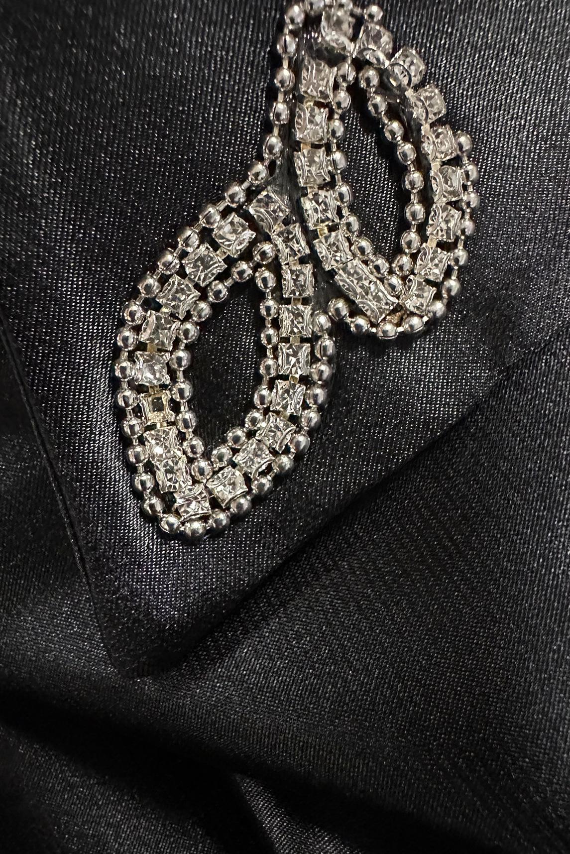 Tesettür giyim SİYAH YAKASI TAŞ DETAYLI SATEN TUNİK 43739