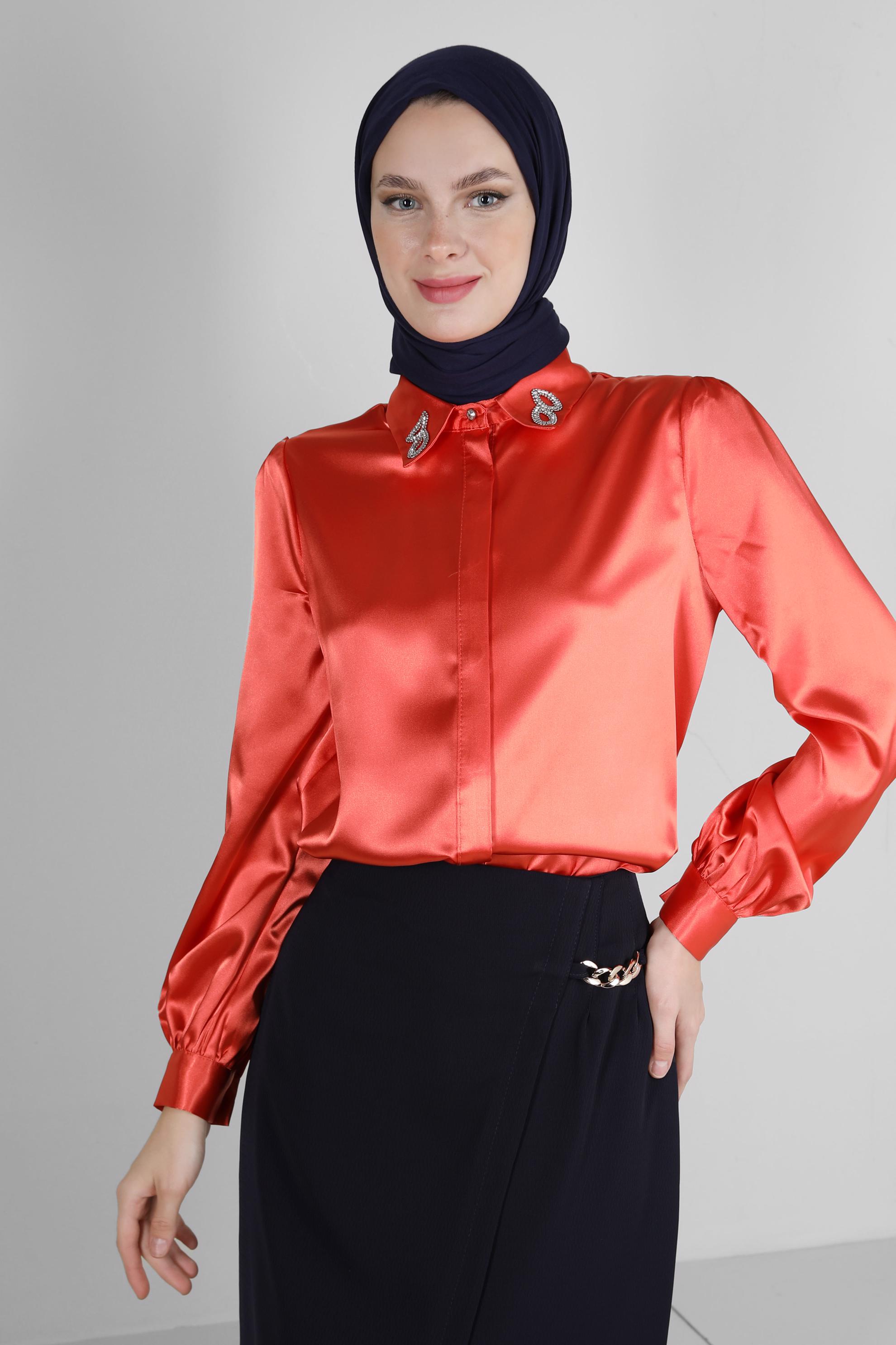 Tesettür giyim MERCAN YAKASI TAŞ DETAYLI SATEN TUNİK 43739