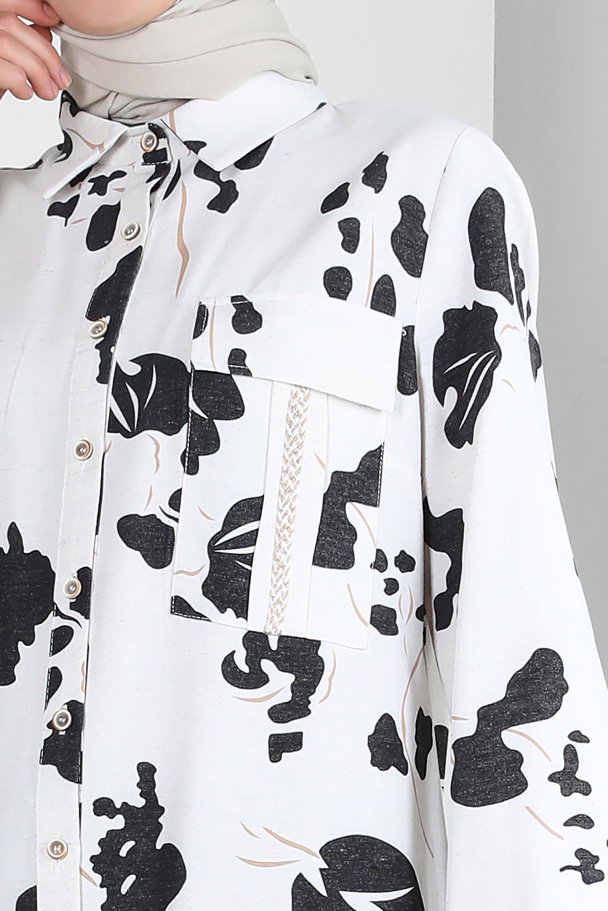 Tesettür giyim SİYAH DESENLİ DÜĞMELİ GENİŞ KOL UZUN TUNİK 43758