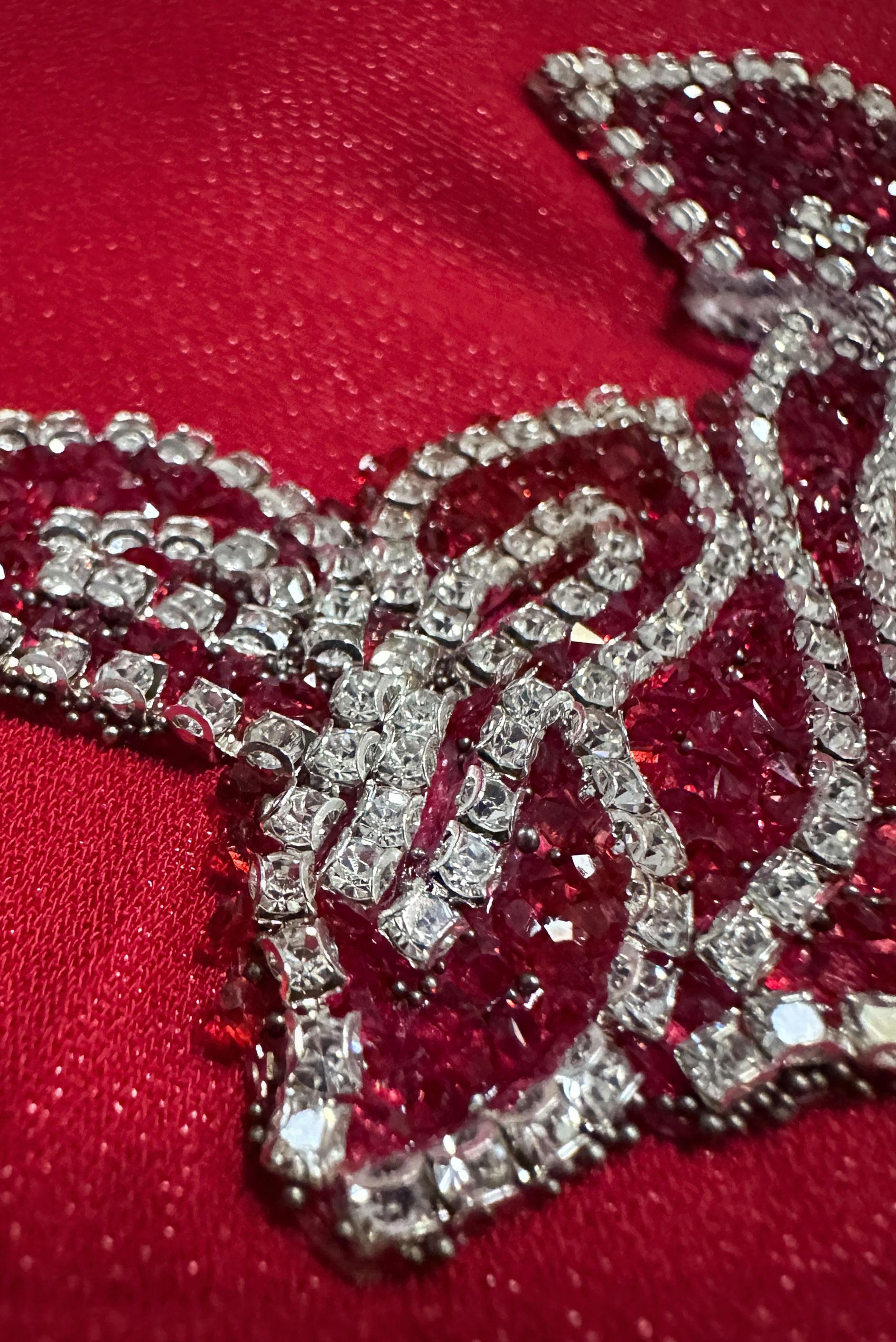 Tesettür giyim KIRMIZI OMUZLARI TAŞ DETAYLI KEMERLİ TUNİK 43774