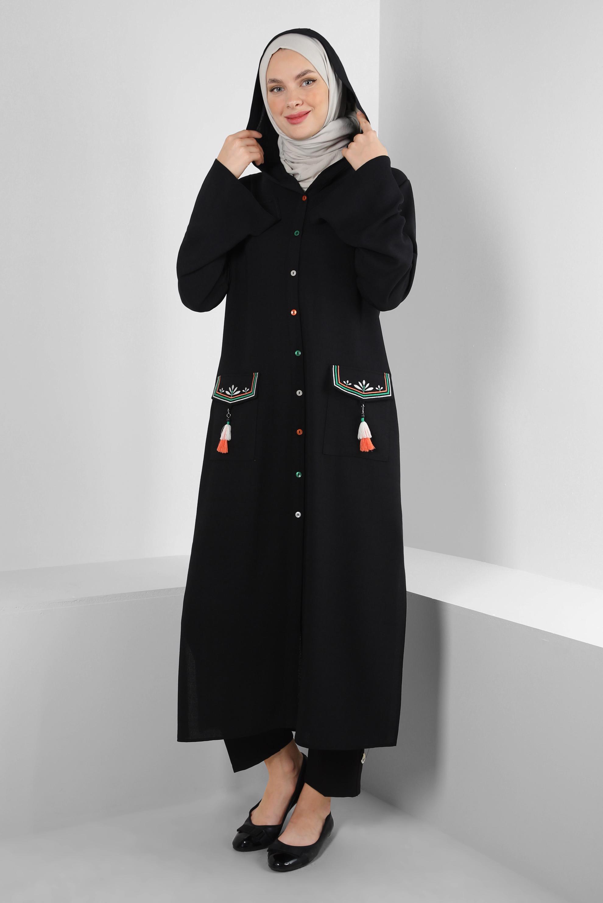 Tesettür giyim SİYAH KAPÜŞONLU PÜSKÜL DETAYLI DÜĞMELİ TUNİK 43791