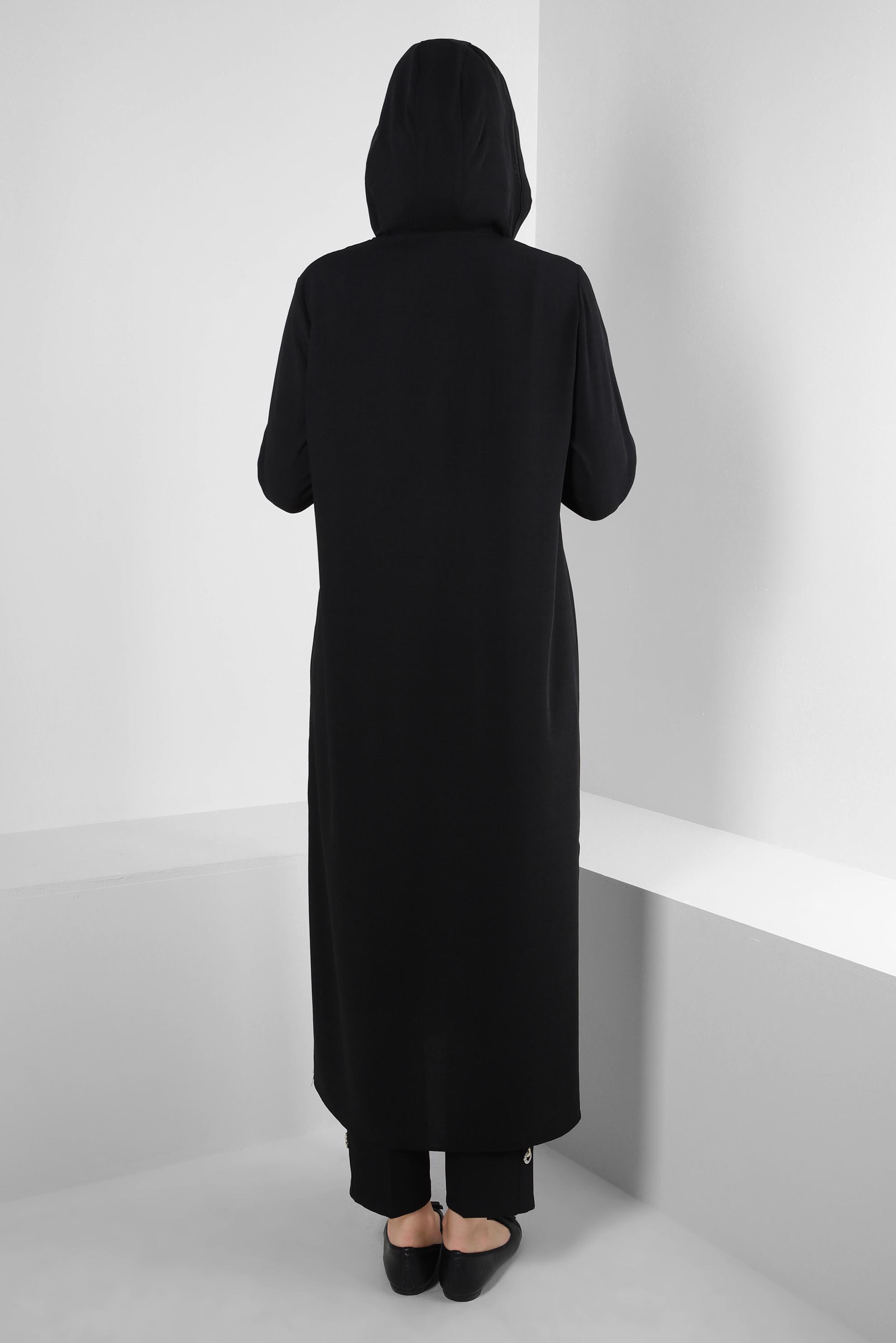 Tesettür giyim SİYAH KAPÜŞONLU PÜSKÜL DETAYLI DÜĞMELİ TUNİK 43791