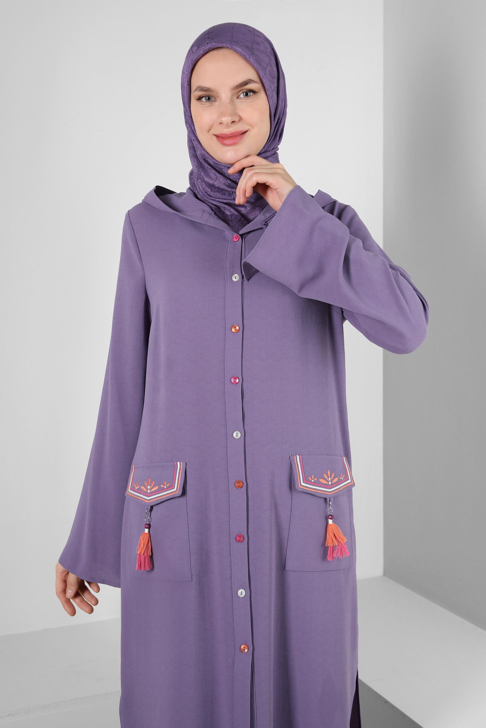 Tesettür giyim MOR KAPÜŞONLU PÜSKÜL DETAYLI DÜĞMELİ TUNİK 43791