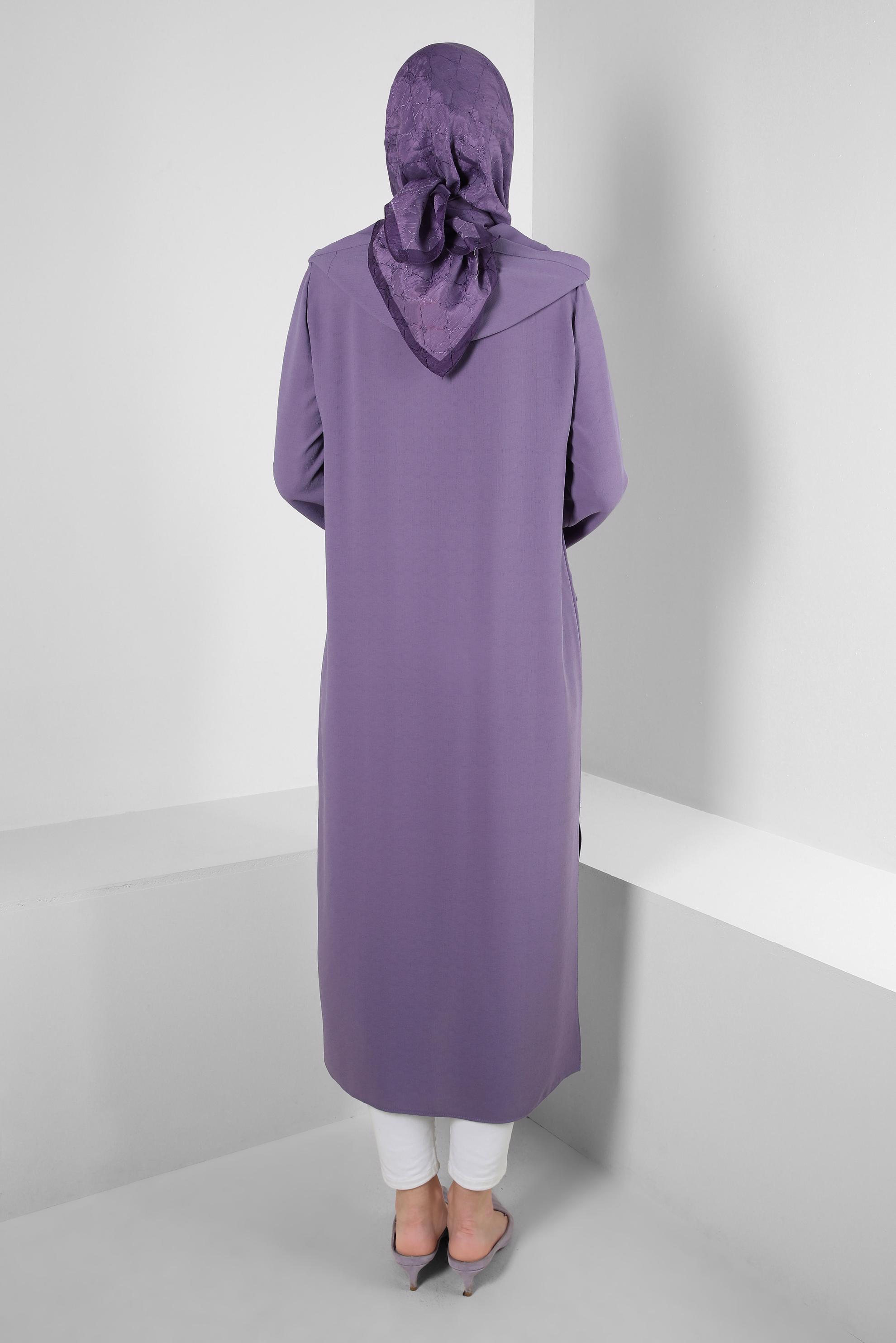 Tesettür giyim MOR KAPÜŞONLU PÜSKÜL DETAYLI DÜĞMELİ TUNİK 43791