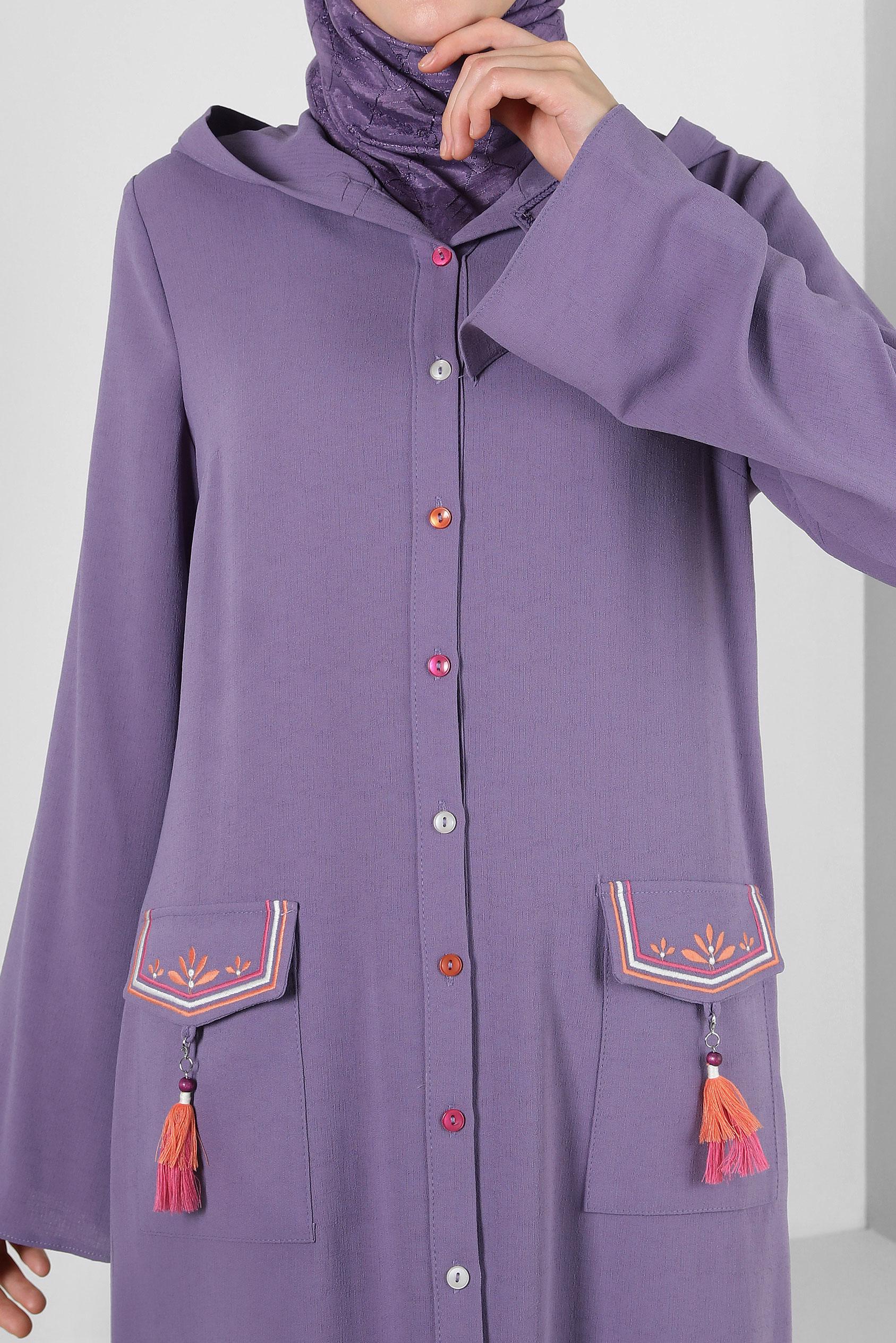 Tesettür giyim MOR KAPÜŞONLU PÜSKÜL DETAYLI DÜĞMELİ TUNİK 43791