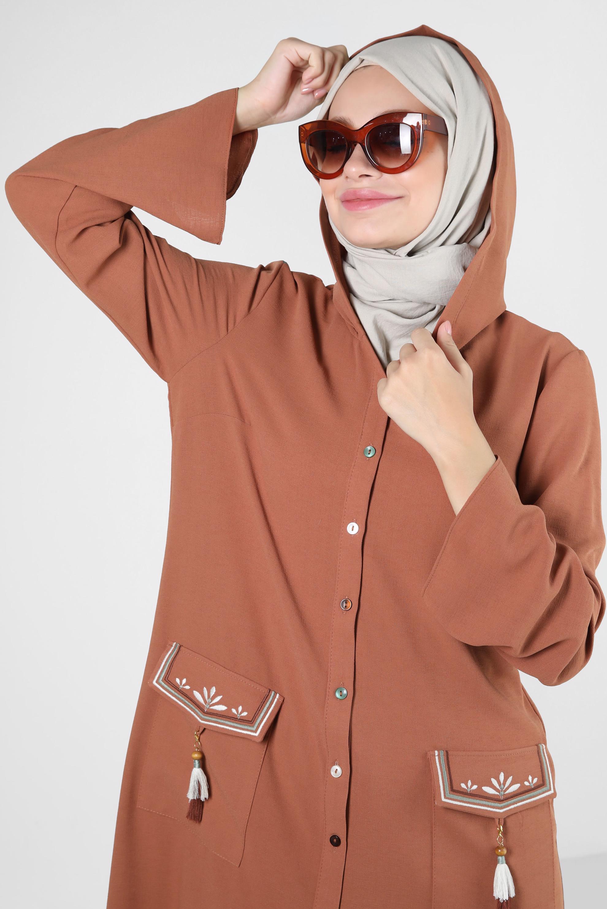 Tesettür giyim TURUNCU KAPÜŞONLU PÜSKÜL DETAYLI DÜĞMELİ TUNİK 43791