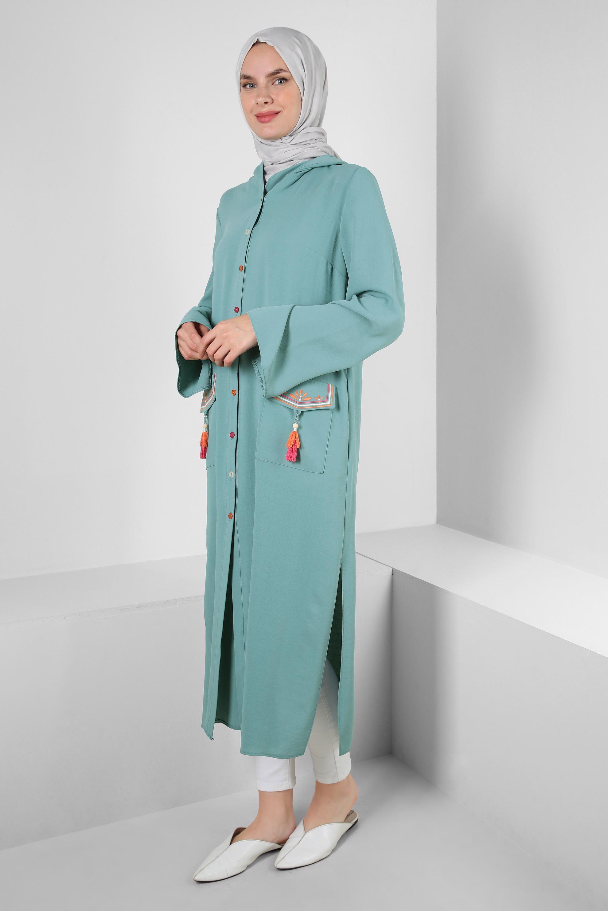 Tesettür giyim MAVİ KAPÜŞONLU PÜSKÜL DETAYLI DÜĞMELİ TUNİK 43791