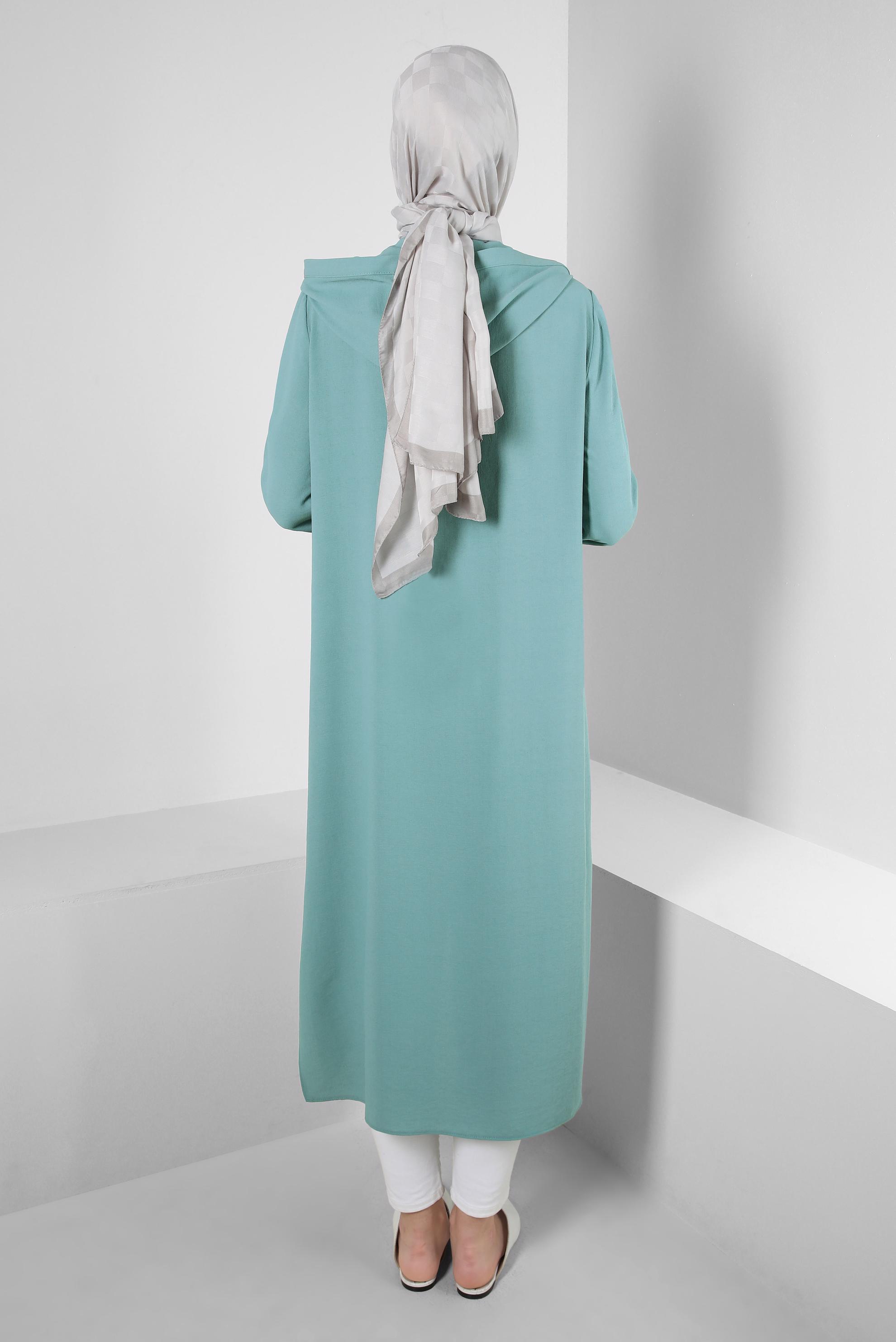 Tesettür giyim MAVİ KAPÜŞONLU PÜSKÜL DETAYLI DÜĞMELİ TUNİK 43791