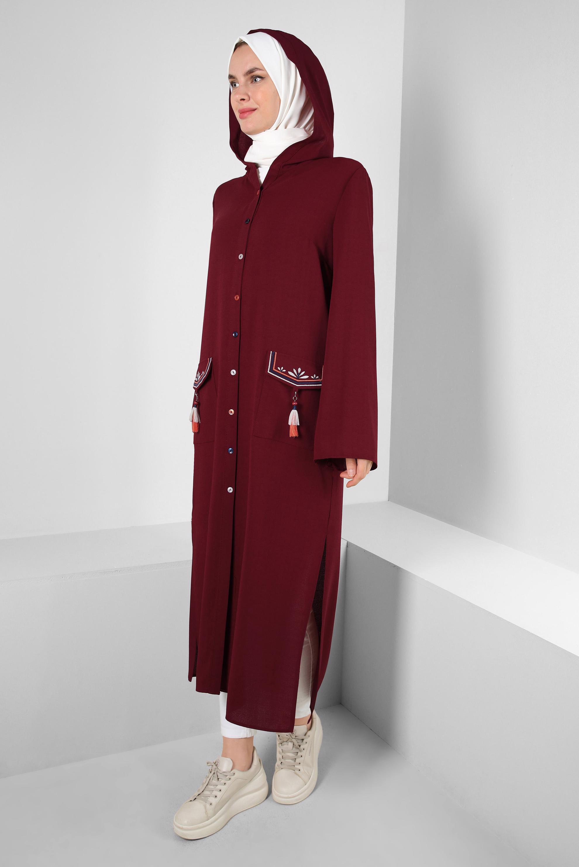 Tesettür giyim BORDO KAPÜŞONLU PÜSKÜL DETAYLI DÜĞMELİ TUNİK 43791