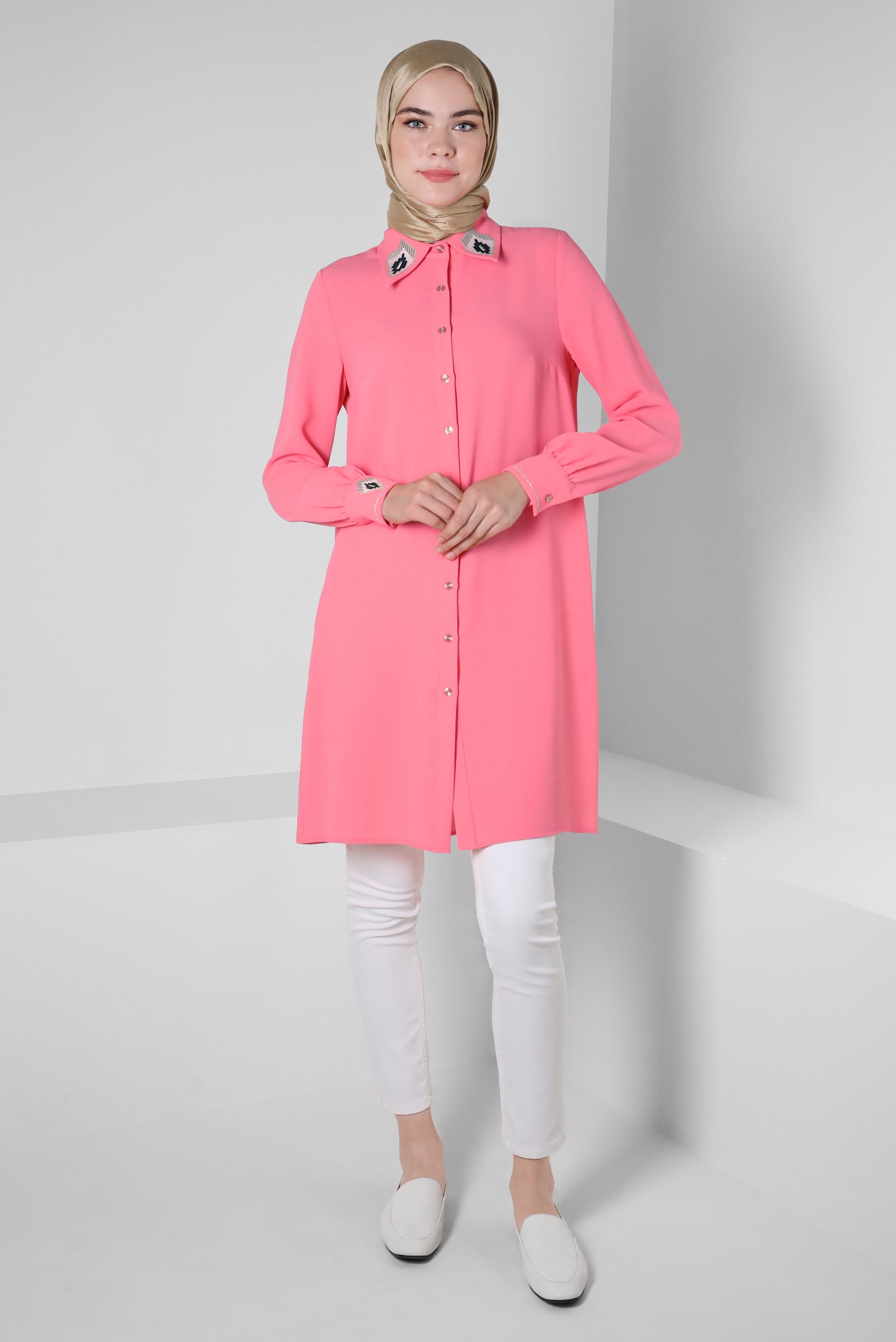 Tesettür giyim MERCAN NAKIŞ DETAYLI DÜĞMELİ TUNİK 43792