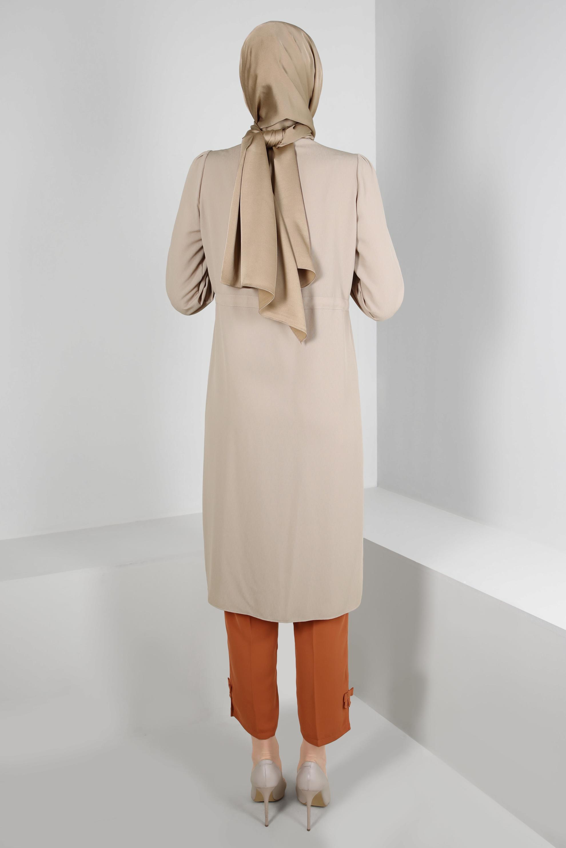 Tesettür giyim BEJ BELİ BÜZGÜLÜ GÖMLEK YAKA UZUN TUNİK 43794