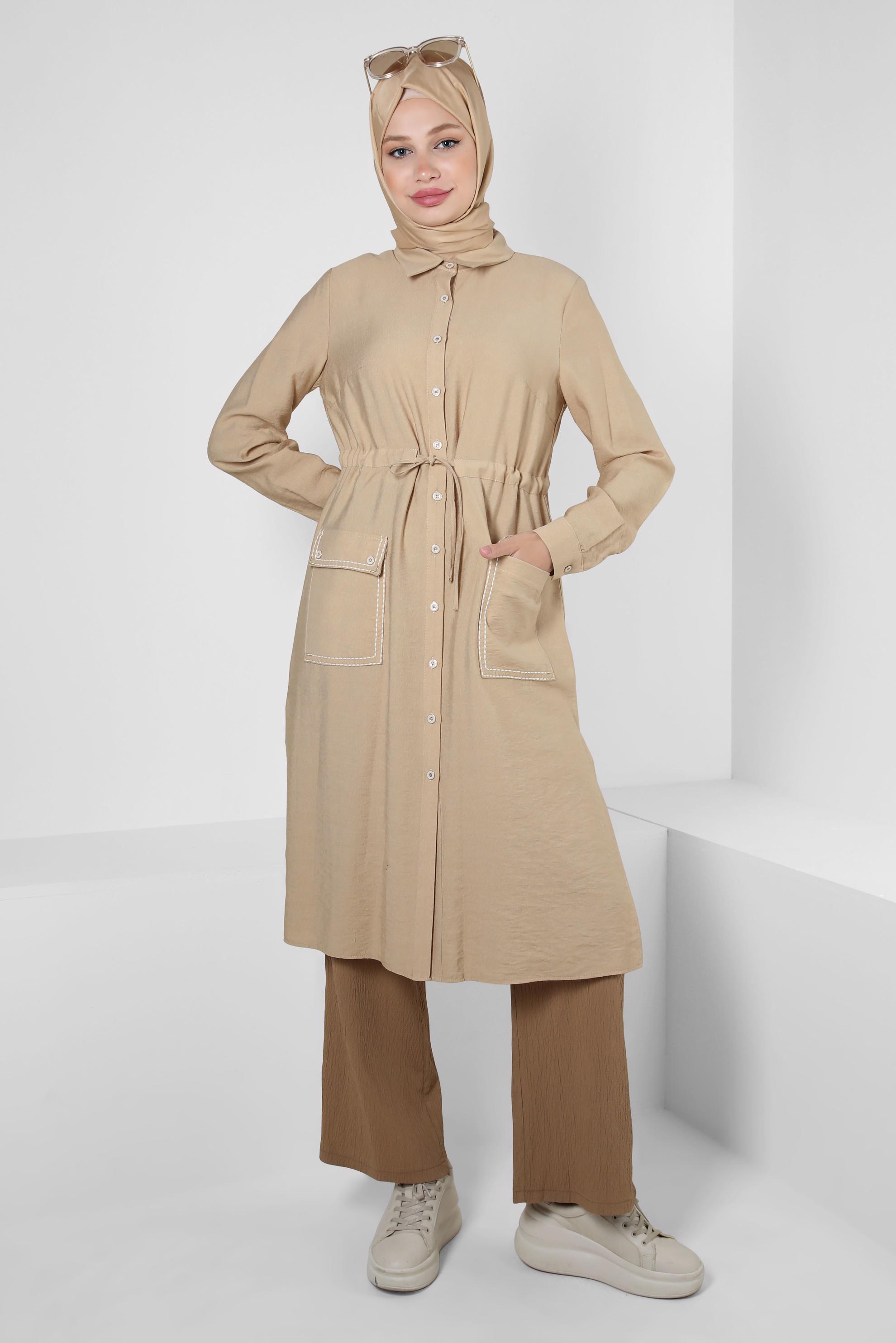 Tesettür giyim BEJ DÜĞMELİ BELİ BÜZGÜLÜ CEPLİ TUNİK 43806