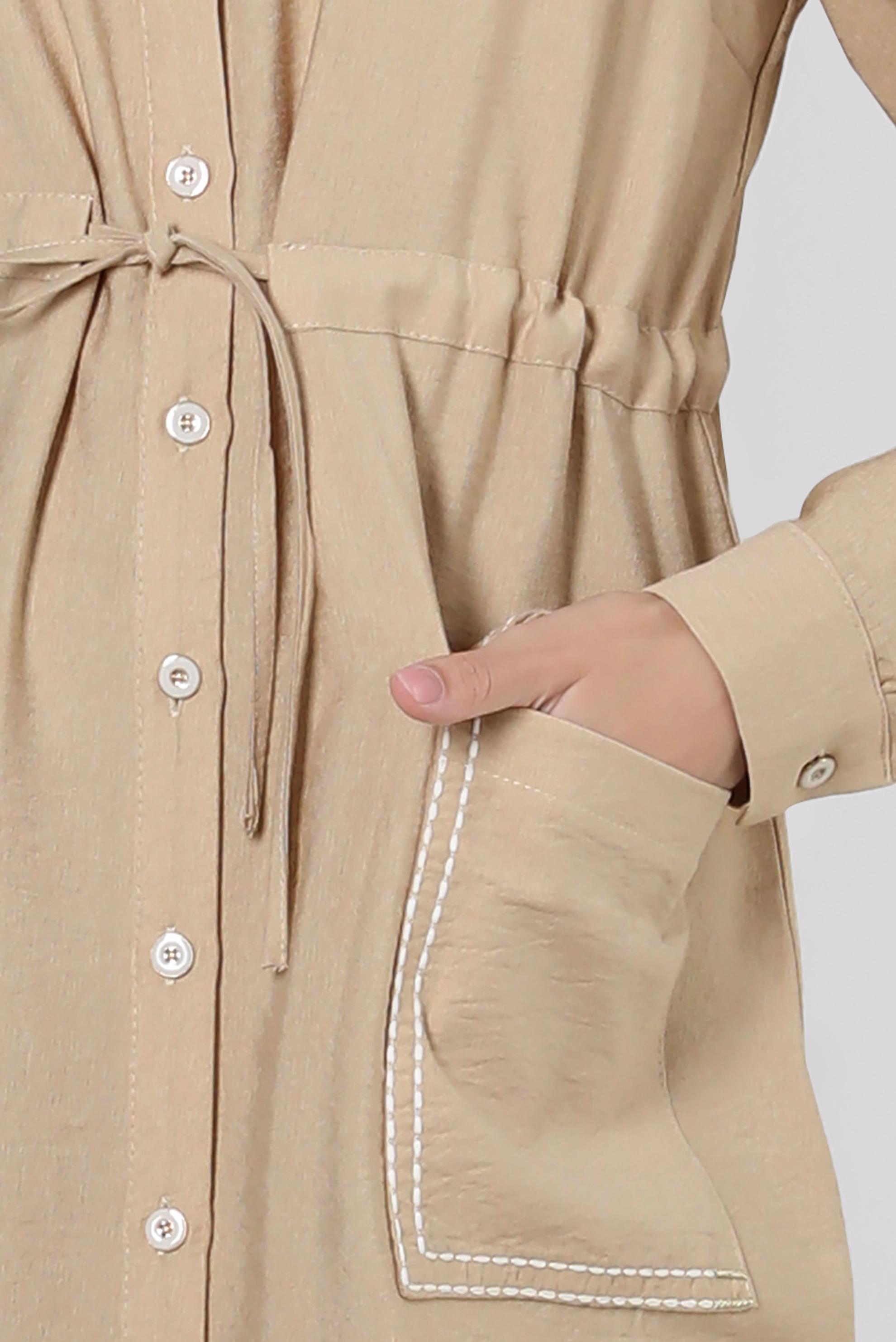 Tesettür giyim BEJ DÜĞMELİ BELİ BÜZGÜLÜ CEPLİ TUNİK 43806