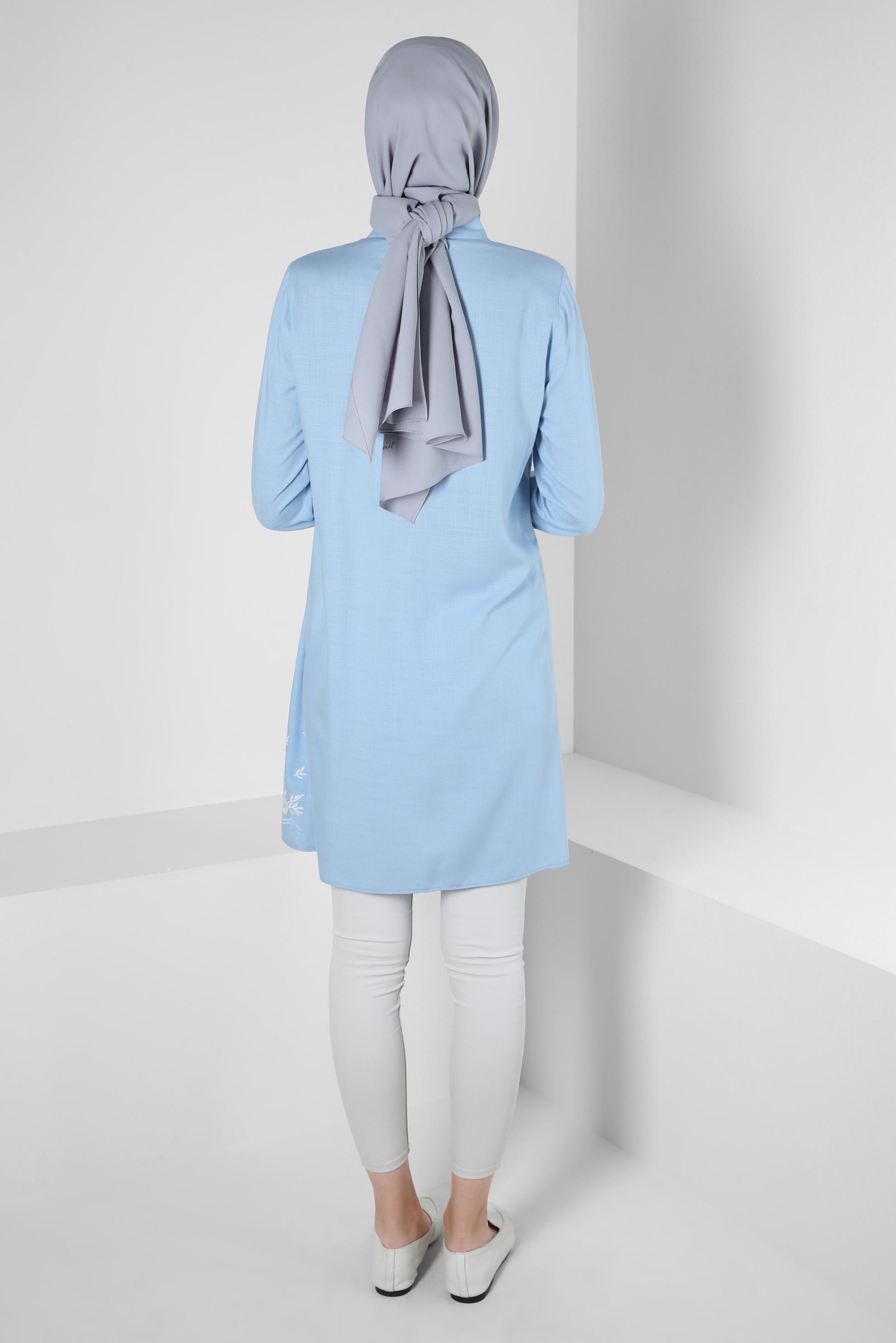 Tesettür giyim MAVİ NAKIŞ DETAYLI DÜĞMELİ TUNİK 43807