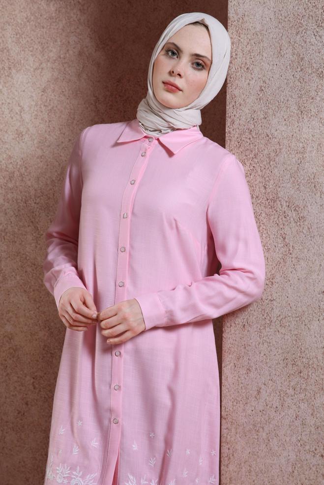 Tesettür giyim  NAKIŞ DETAYLI DÜĞMELİ TUNİK 43807 - ALVİNA