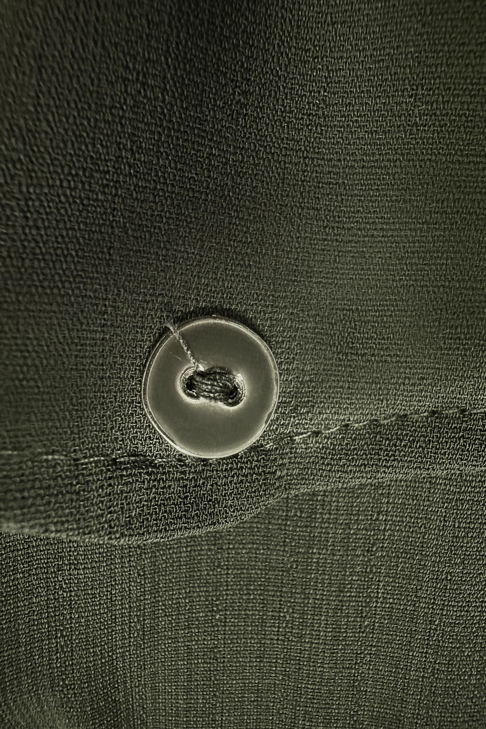 Tesettür giyim HAKİ MANŞETLERİ BÜZGÜLÜ DÜĞMELİ TUNİK 43831