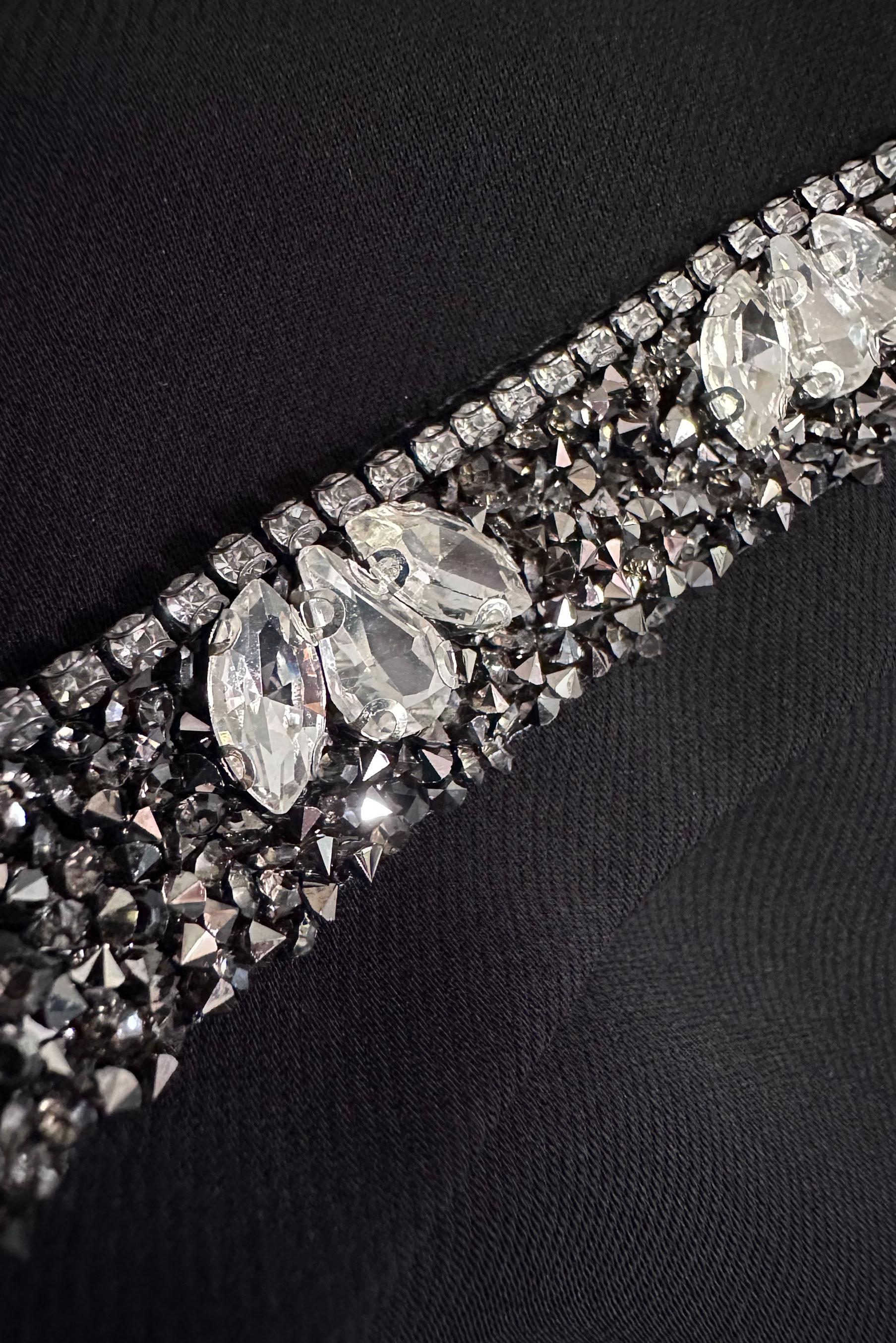 Tesettür giyim SİYAH GİZLİ PATLI TAŞ BASKILI CEPLİ TUNİK 43836