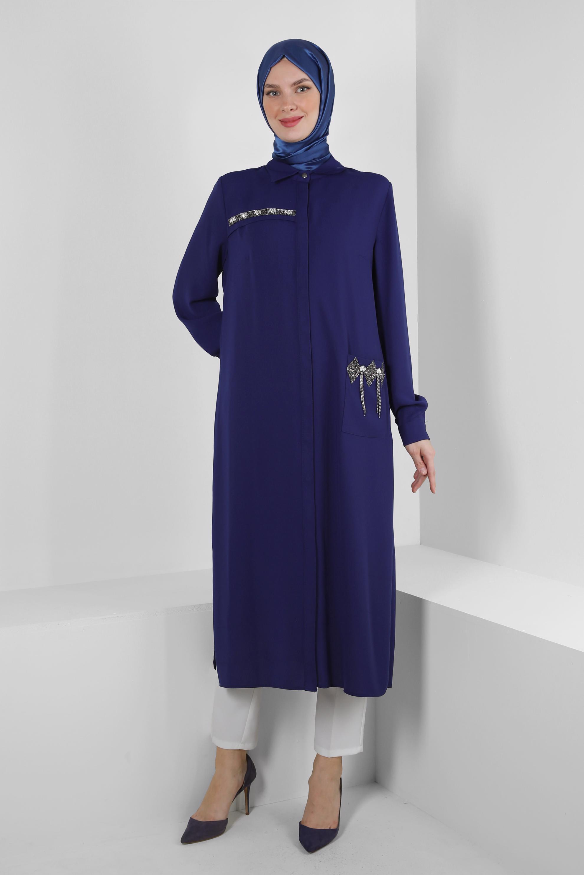 Tesettür giyim LACİVERT GİZLİ PATLI TAŞ BASKILI CEPLİ TUNİK 43836