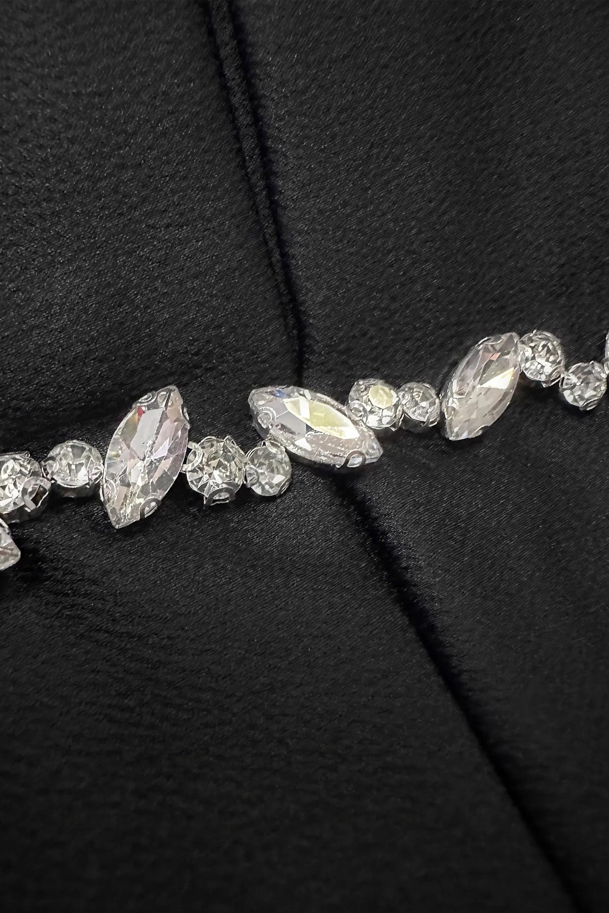 Tesettür giyim SİYAH FIRFIR DETAYLI TAŞLI SATEN TUNİK 43838