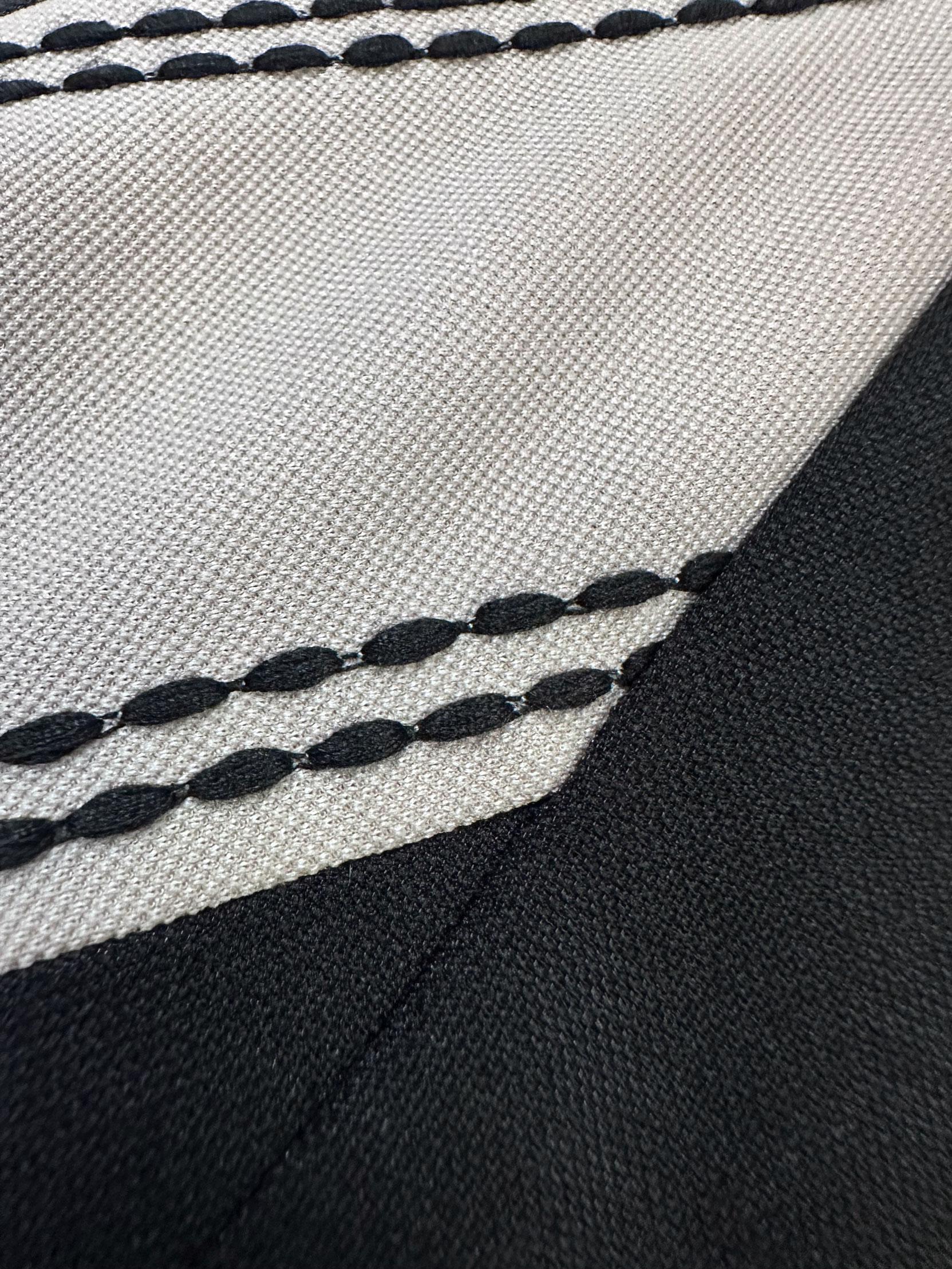 Tesettür giyim SİYAH ŞERİT DETAYLI BELİ BÜZGÜLÜ TUNİK 43840	