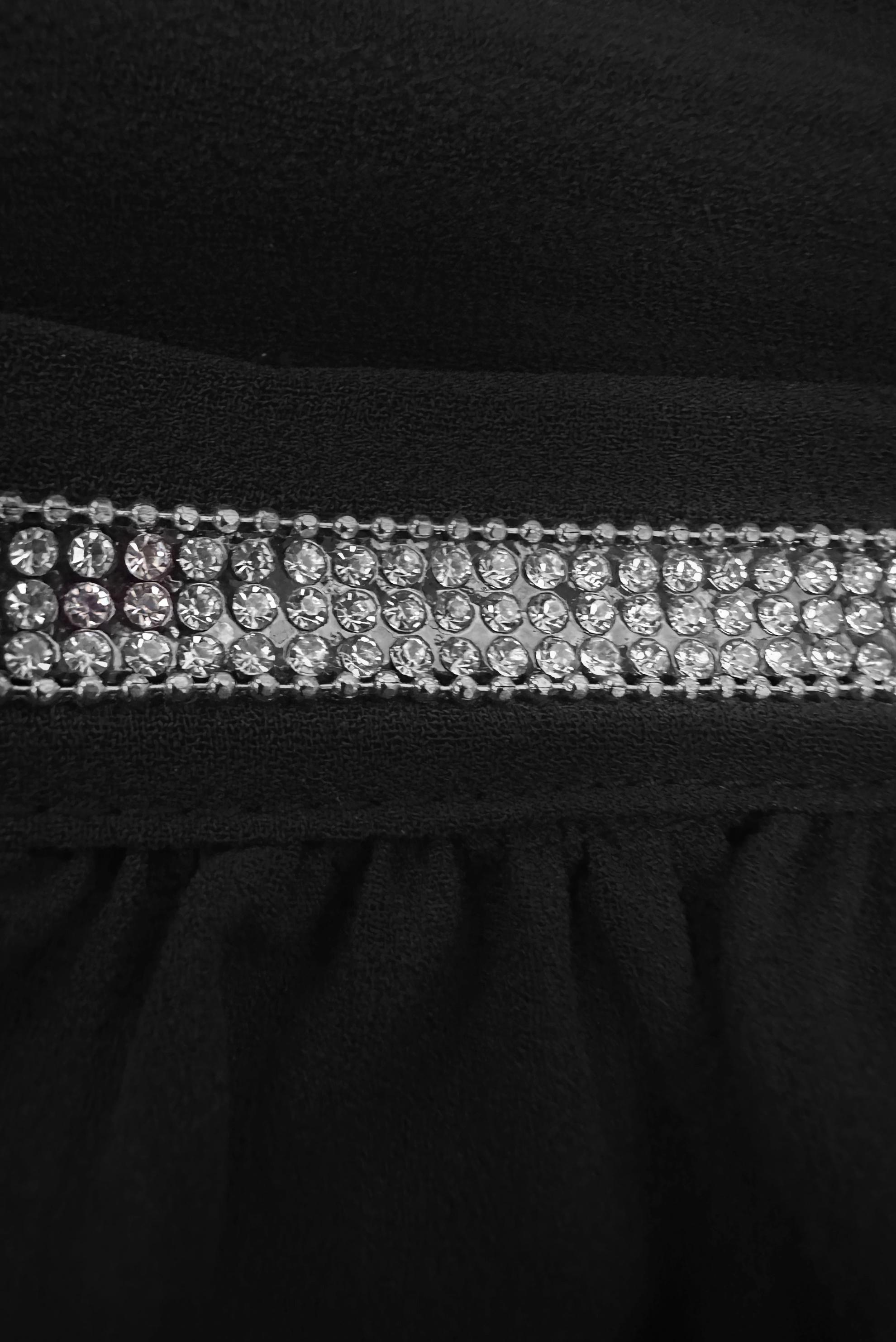 Tesettür giyim SİYAH TAŞ ŞERİTLİ FIRFIR DETAYLI TUNİK 43856