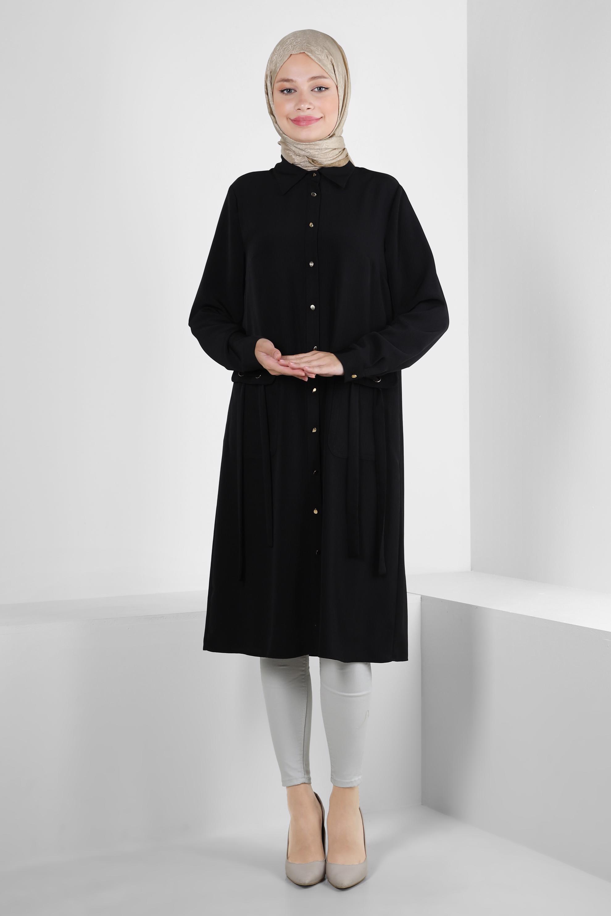 Tesettür giyim SİYAH DÜĞMELİ BAĞCIK DETAYLI TUNİK 43859