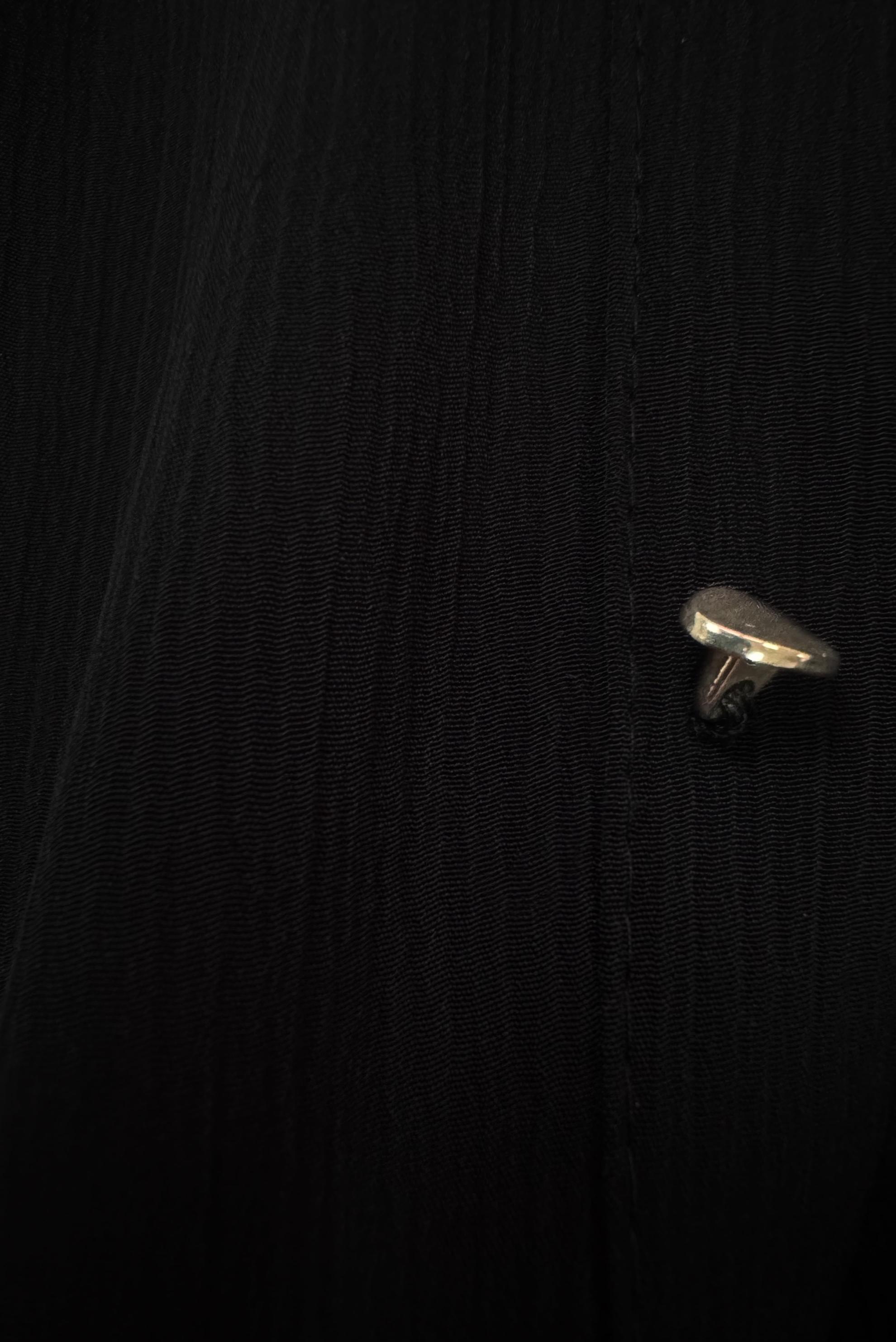 Tesettür giyim SİYAH DÜĞMELİ BAĞCIK DETAYLI TUNİK 43859