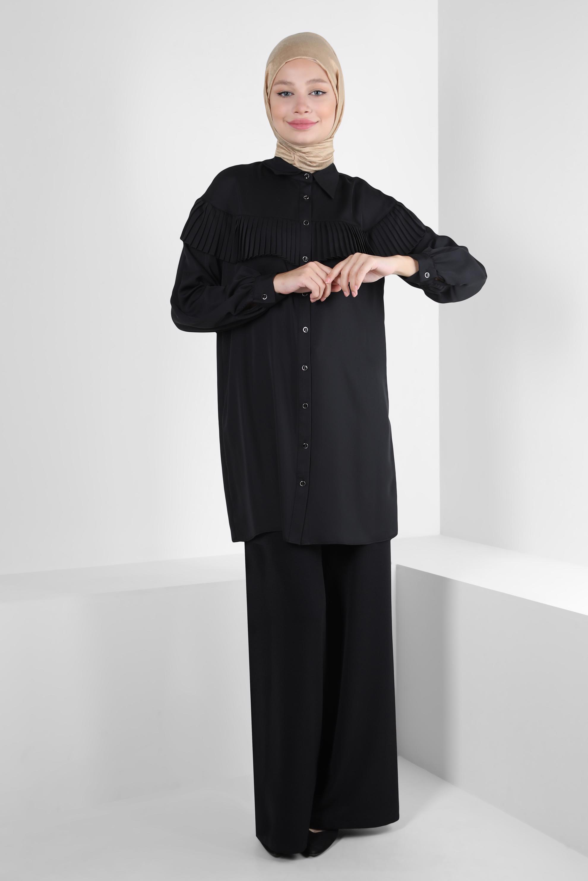 Tesettür giyim SİYAH MANŞETLERİ DÜĞMELİ FIRFIR DETAYLI TUNİK 43895