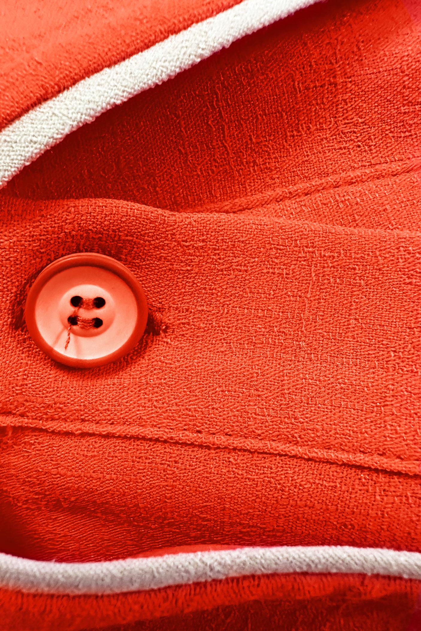 Tesettür giyim KIRMIZI YAKA DETAYLI KEMERLİ CEPLİ TUNİK 43907