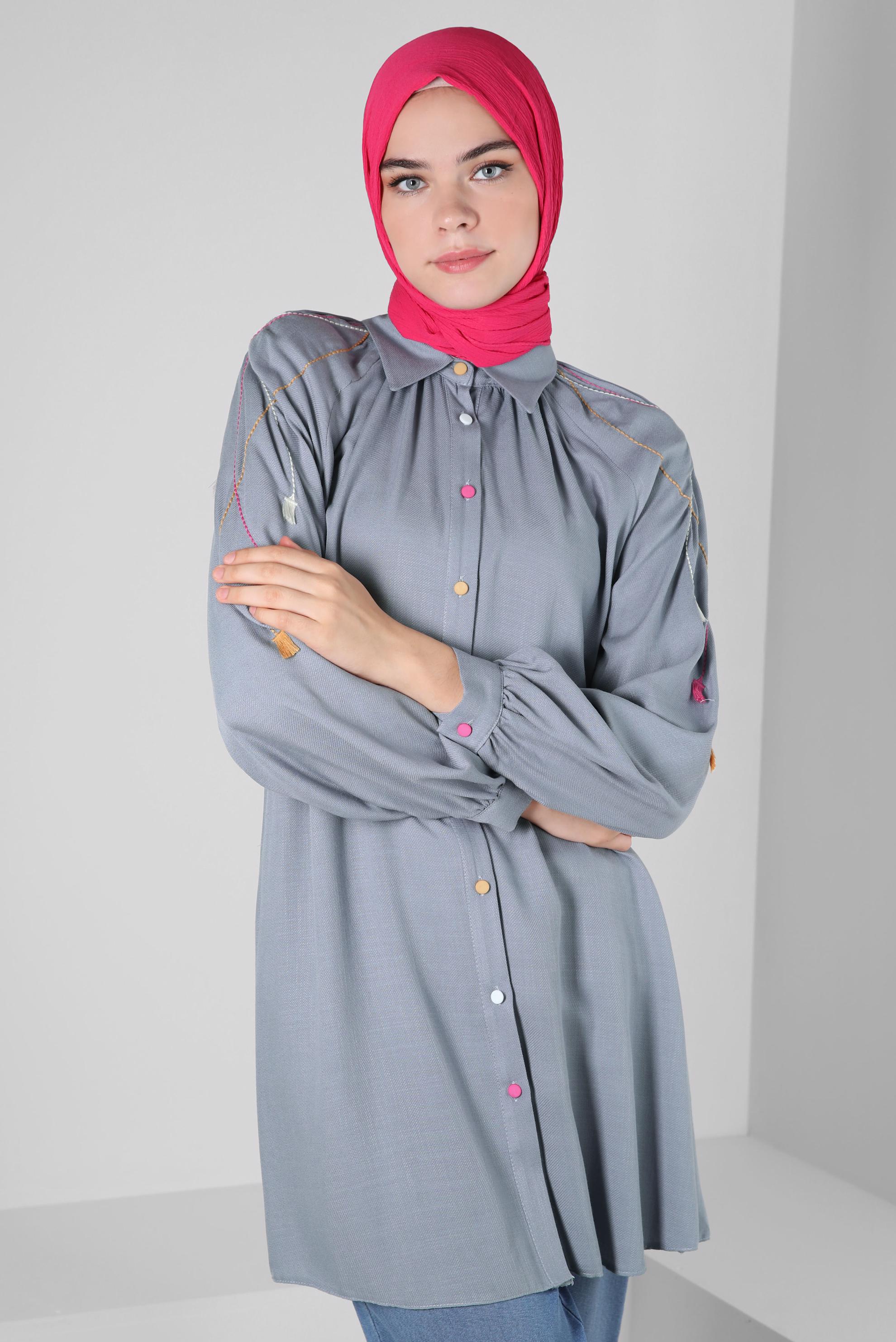 Tesettür giyim GRİ PÜSKÜL DETAYLI DÜĞMELİ TUNİK 43913