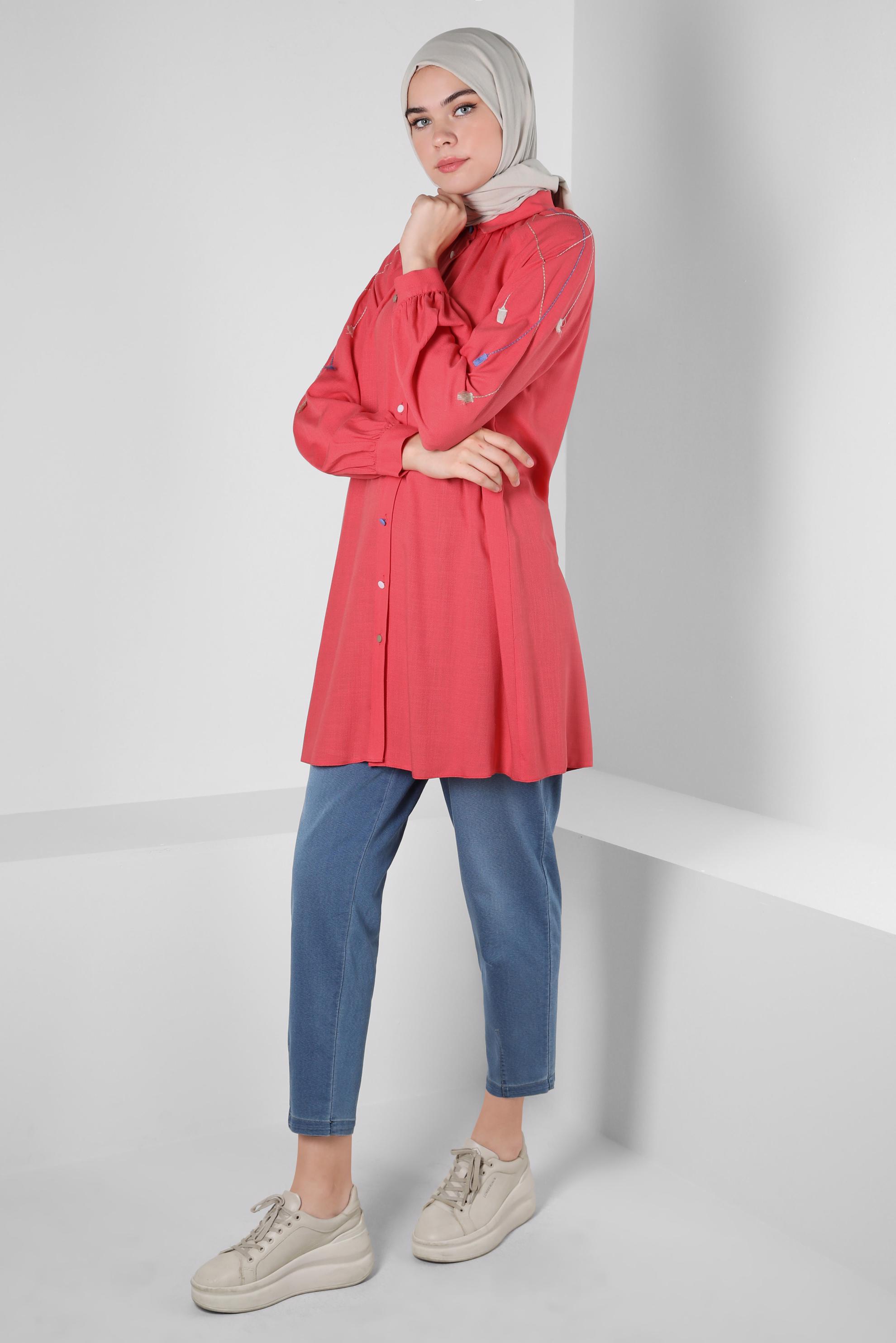 Tesettür giyim MERCAN PÜSKÜL DETAYLI DÜĞMELİ TUNİK 43913