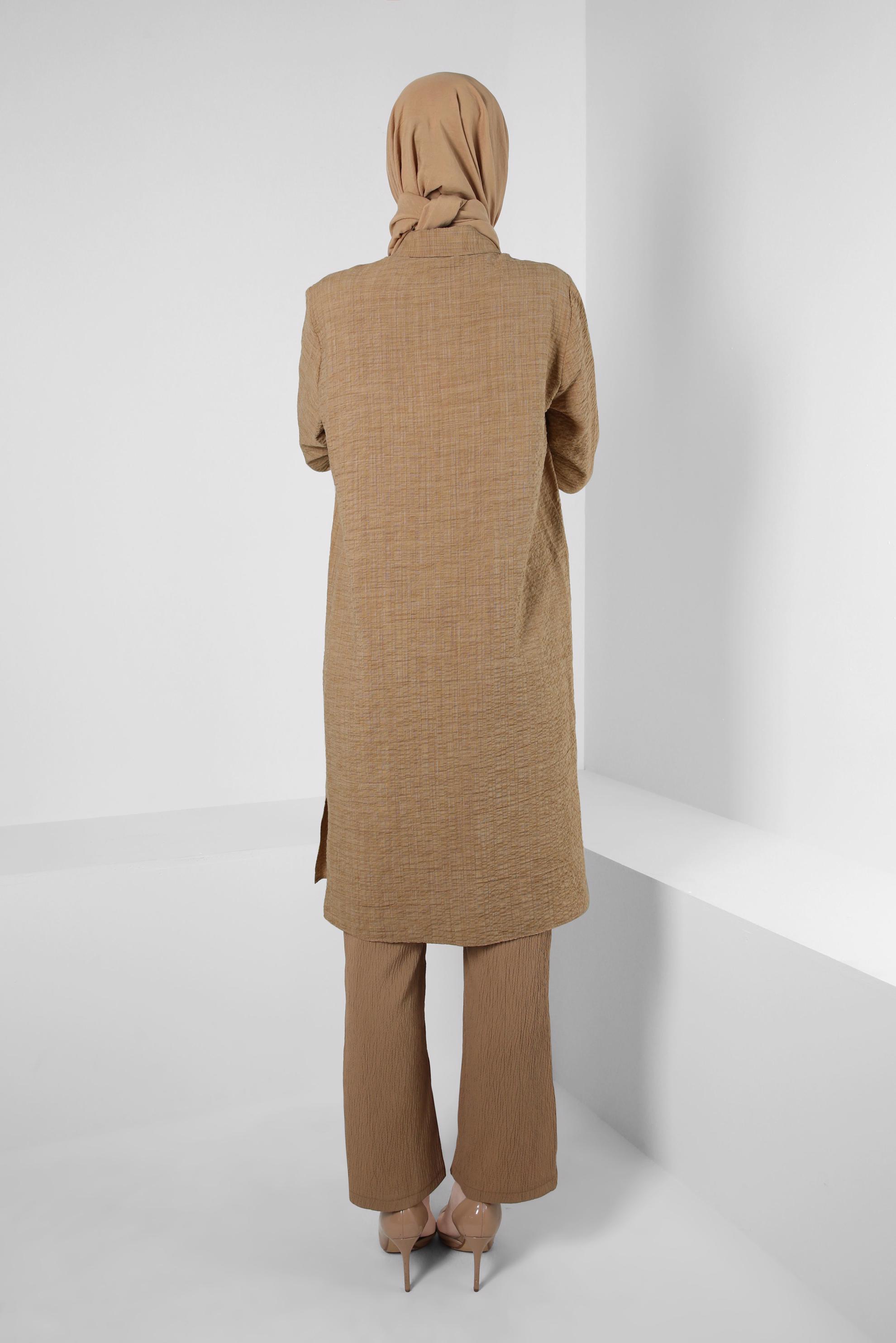 Tesettür giyim KAHVE YANI YIRTMAÇLI DÜĞMELİ TUNİK 43919