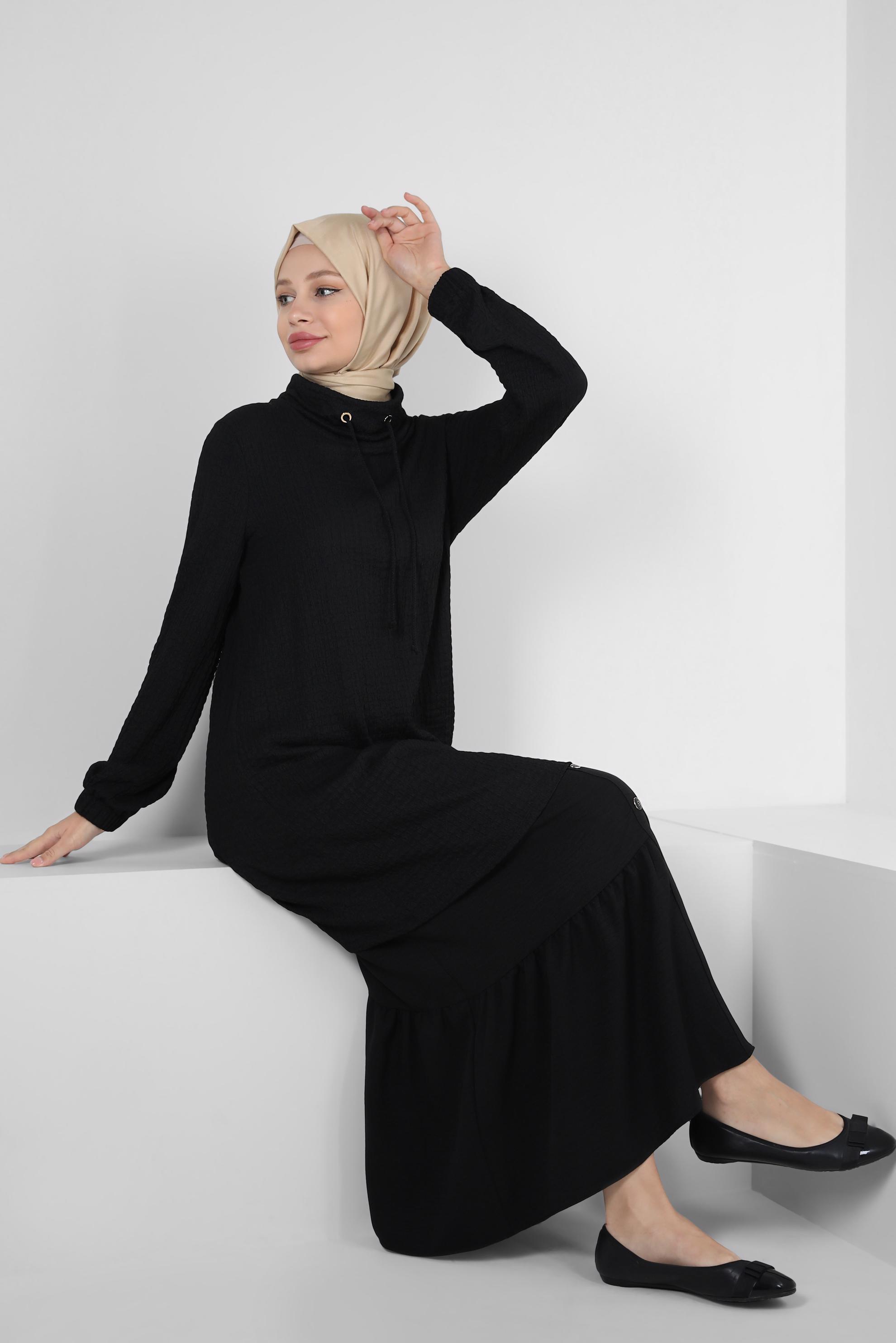 Tesettür giyim SİYAH YAKASI BAĞLAMA DETAYLI MANŞETLERİ LASTİKLİ TUNİK 43931