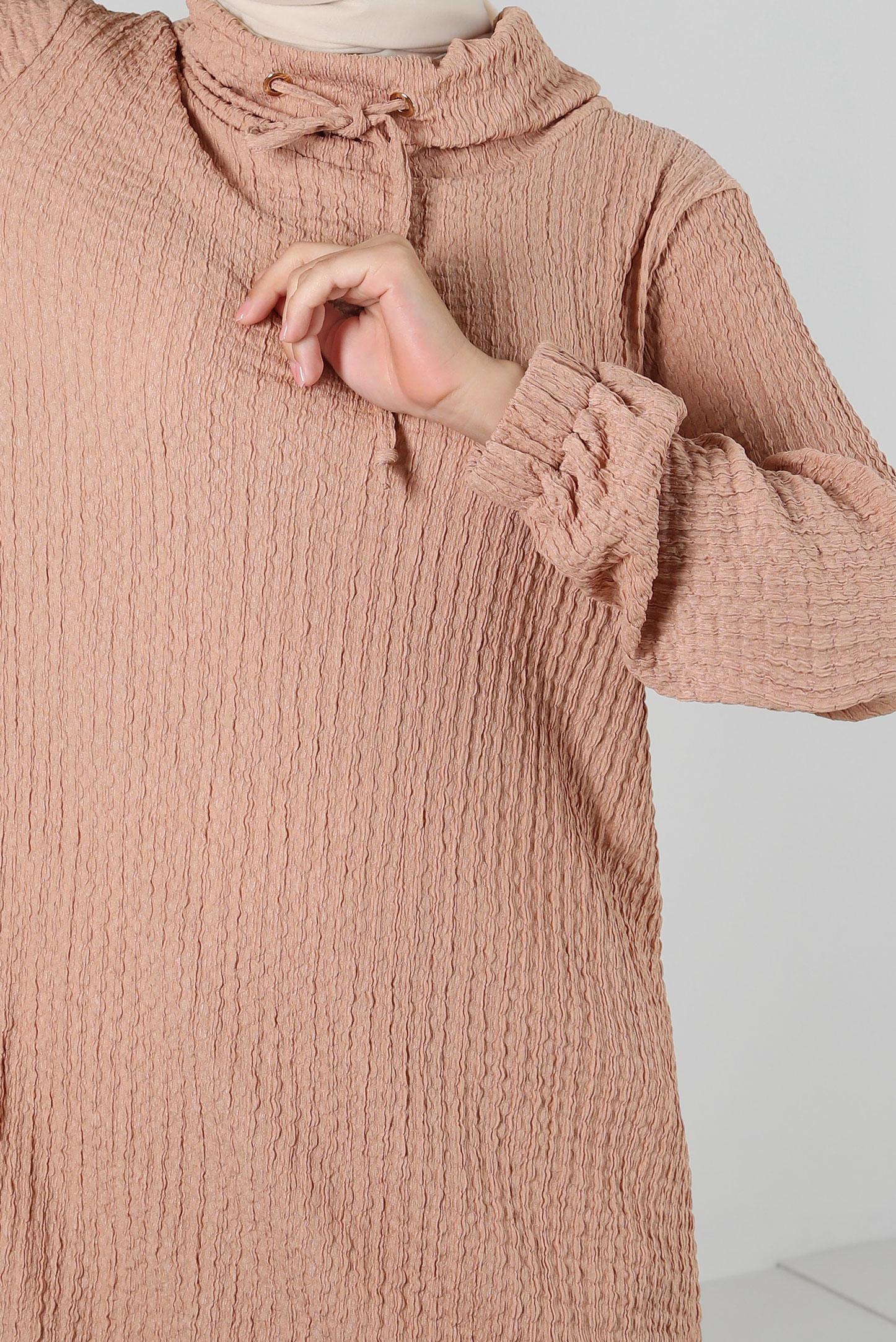 Tesettür giyim PUDRA YAKASI BAĞLAMA DETAYLI MANŞETLERİ LASTİKLİ TUNİK 43931