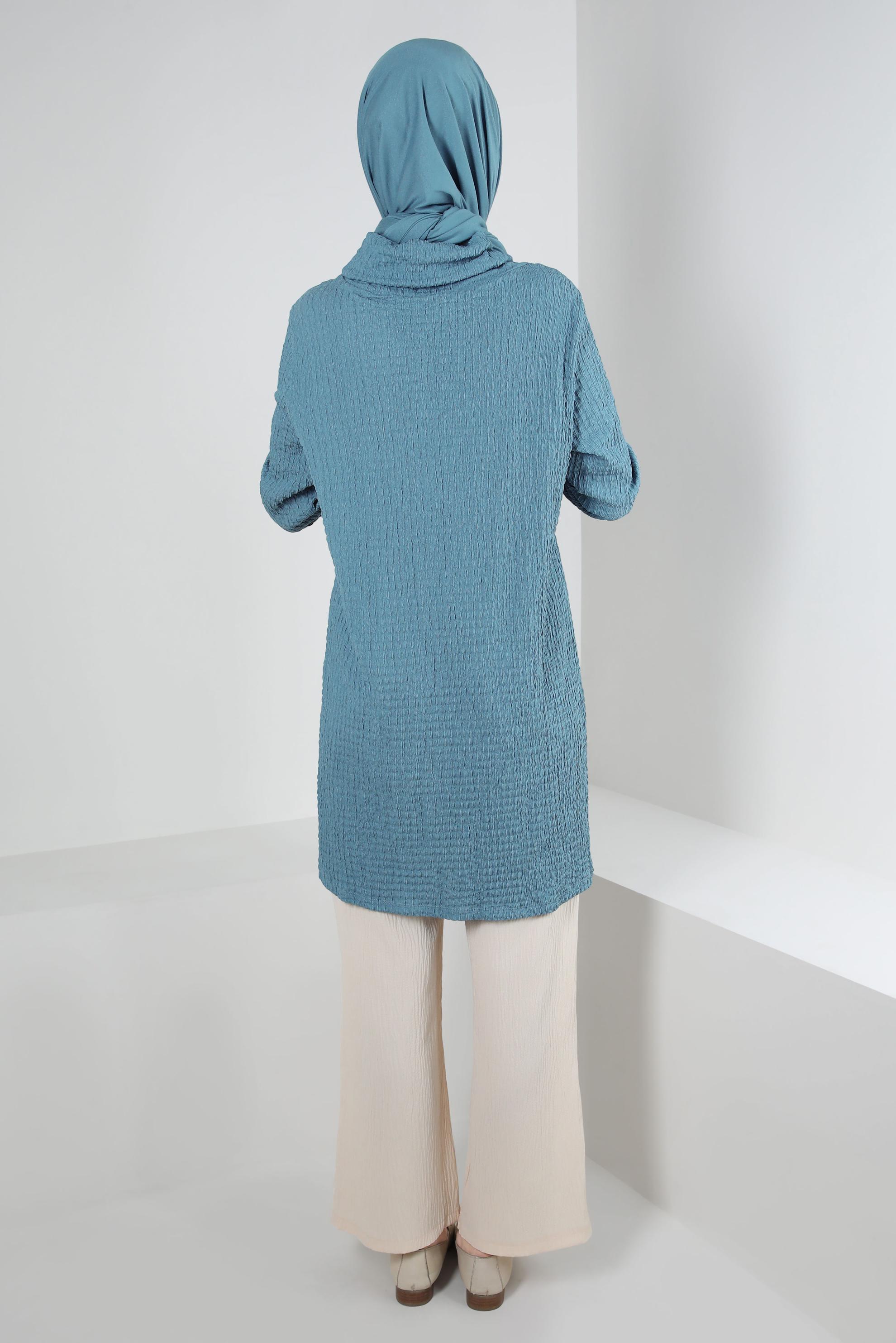 Tesettür giyim LACİVERT YAKASI BAĞLAMA DETAYLI MANŞETLERİ LASTİKLİ TUNİK 43931