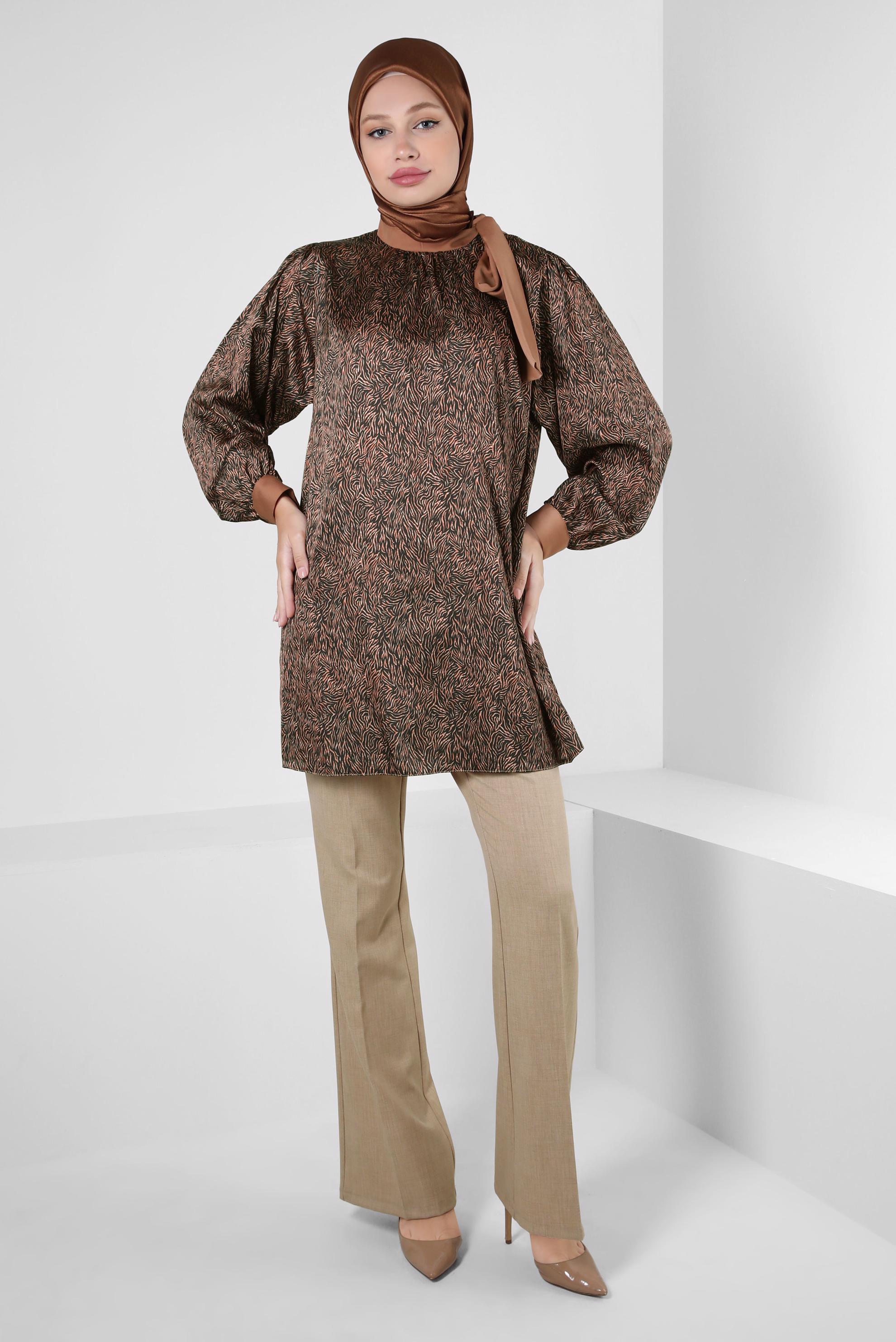 Tesettür giyim TURUNCU DESENLİ YAKASI BAĞLAMA DETAYLI SATEN TUNİK 43934