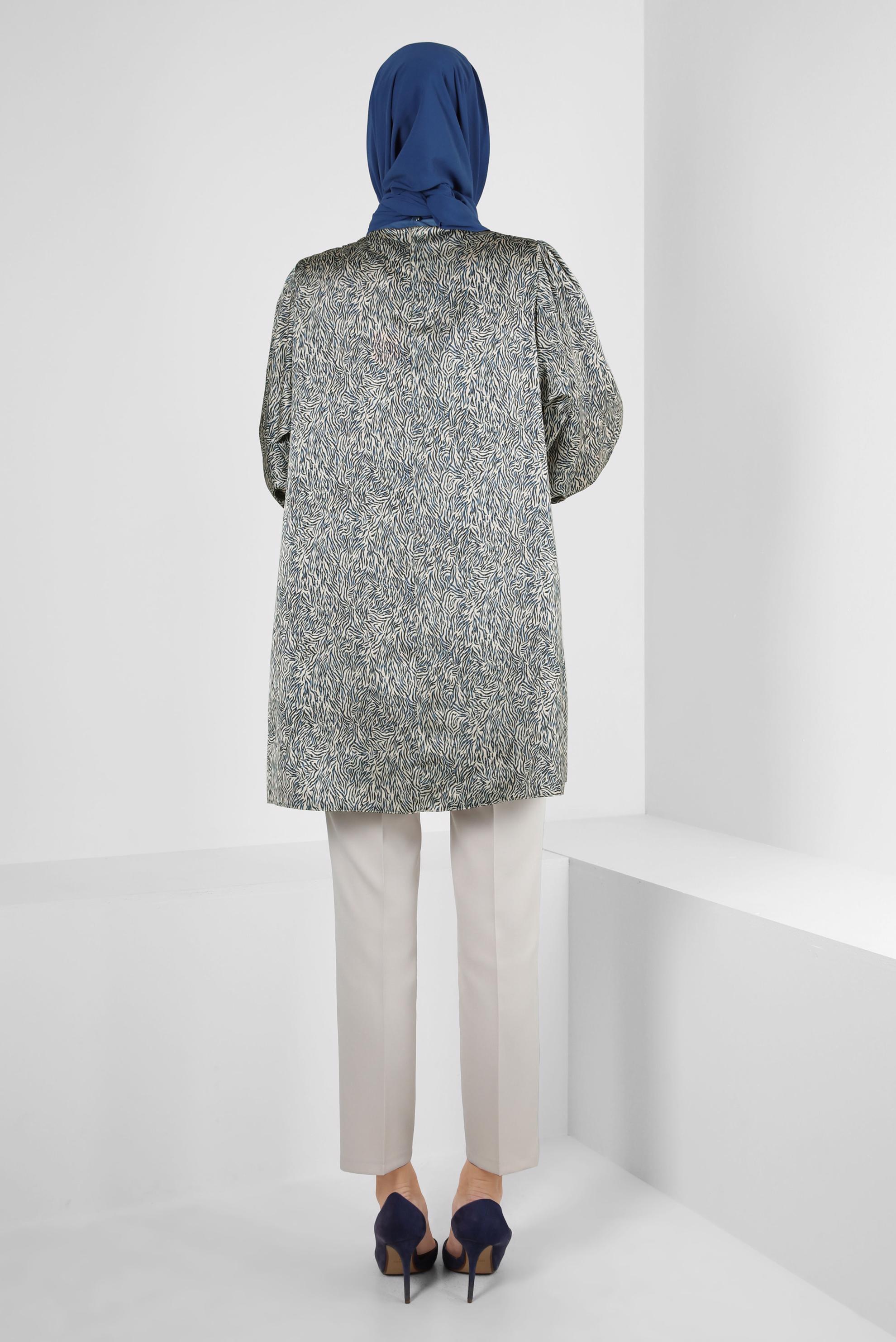 Tesettür giyim LACİVERT DESENLİ YAKASI BAĞLAMA DETAYLI SATEN TUNİK 43934