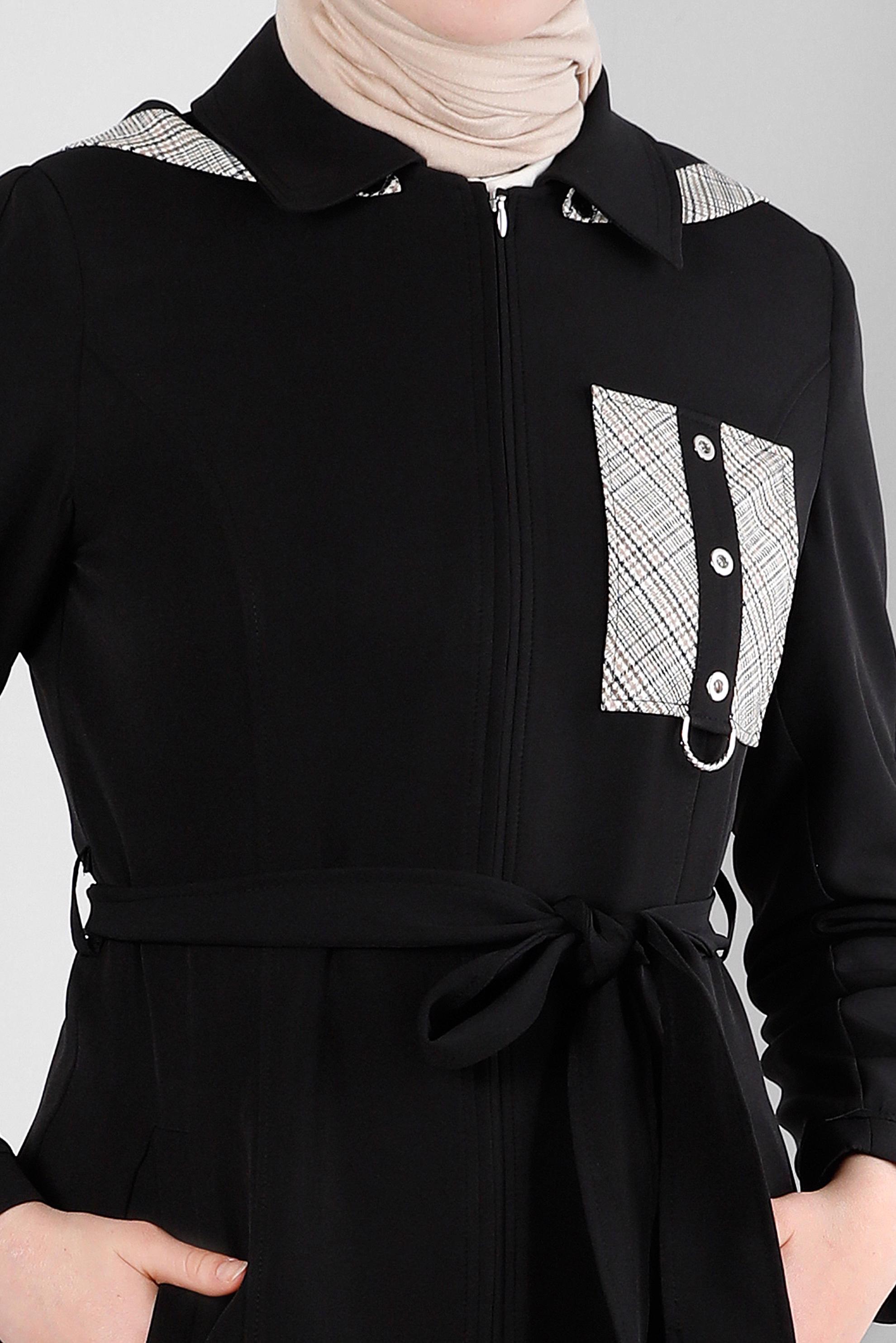 Tesettür giyim SİYAH KAPÜŞONLU KUŞGÖZÜ DETAYLI TRENÇKOT 10710